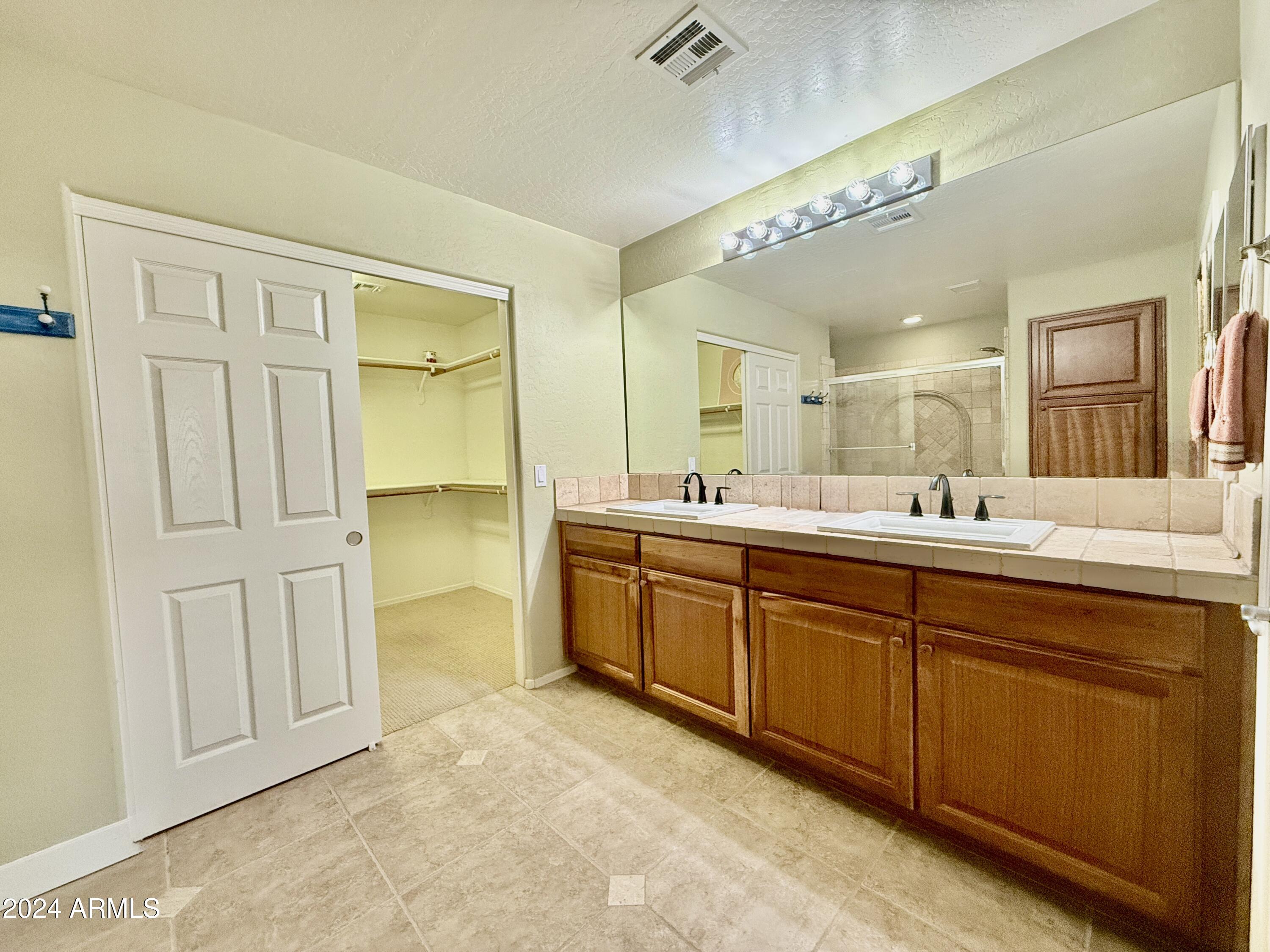 Mission Royale Active Adult - Residential