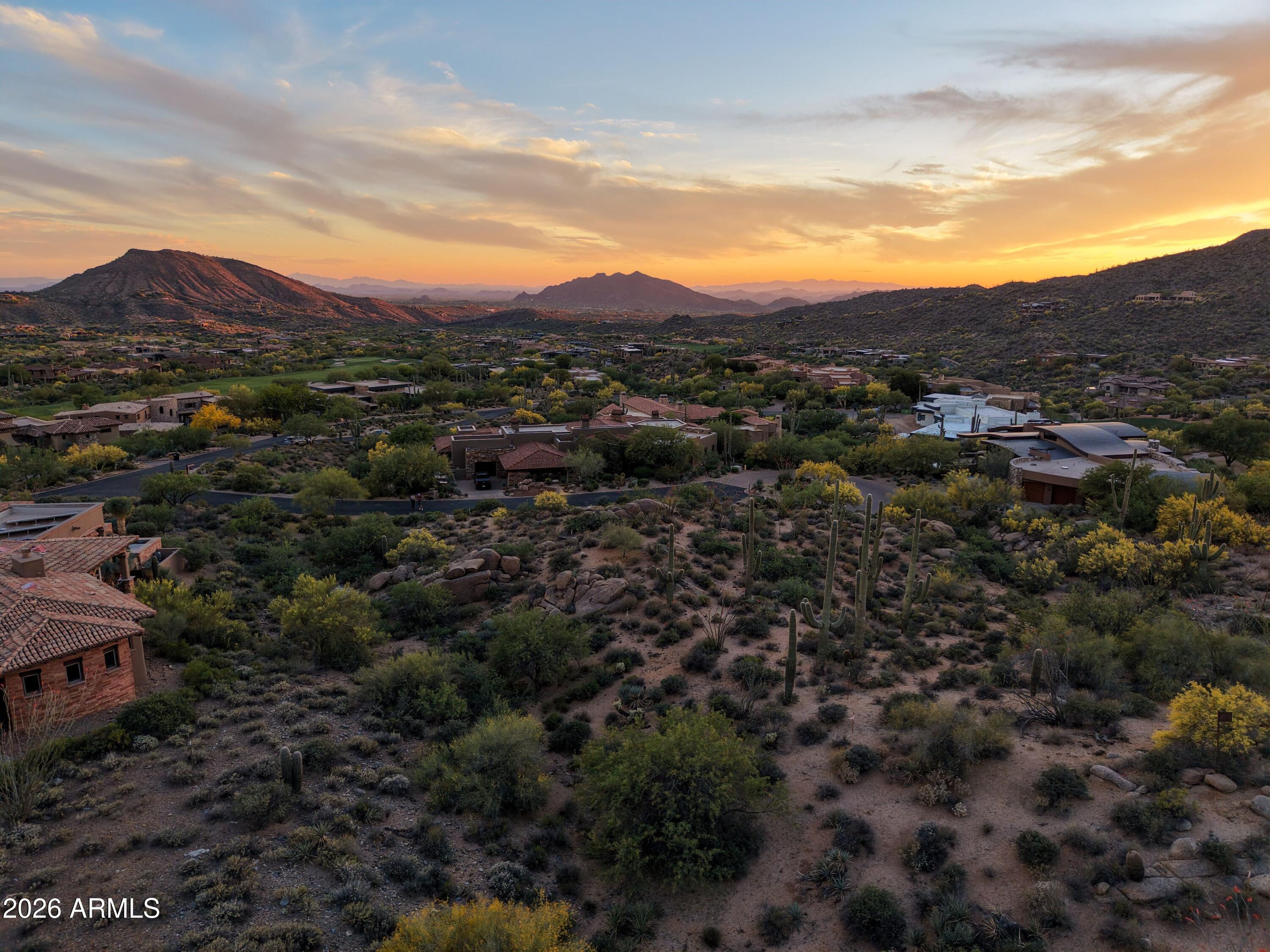 DESERT MOUNTAIN - Land