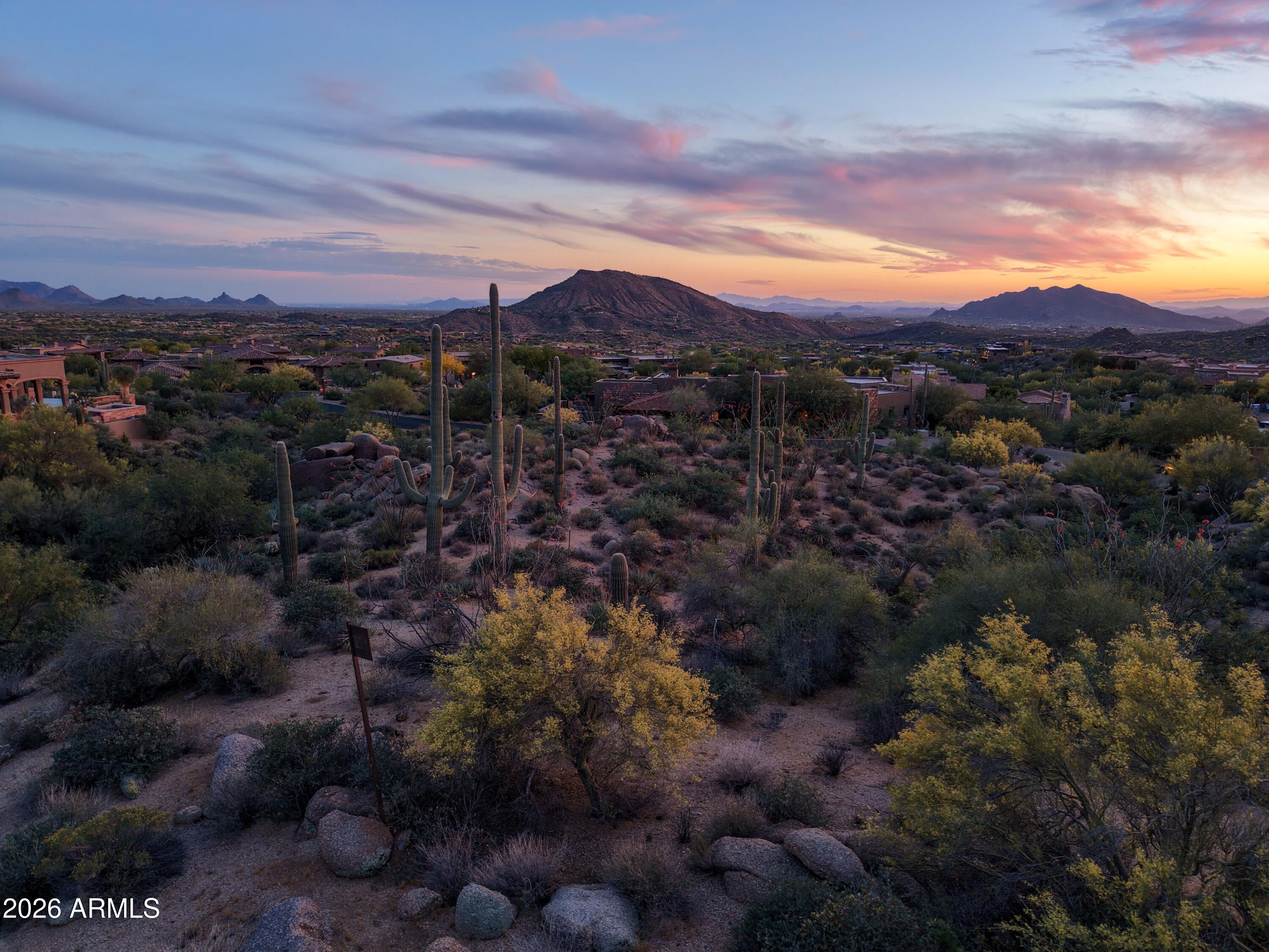 DESERT MOUNTAIN - Land