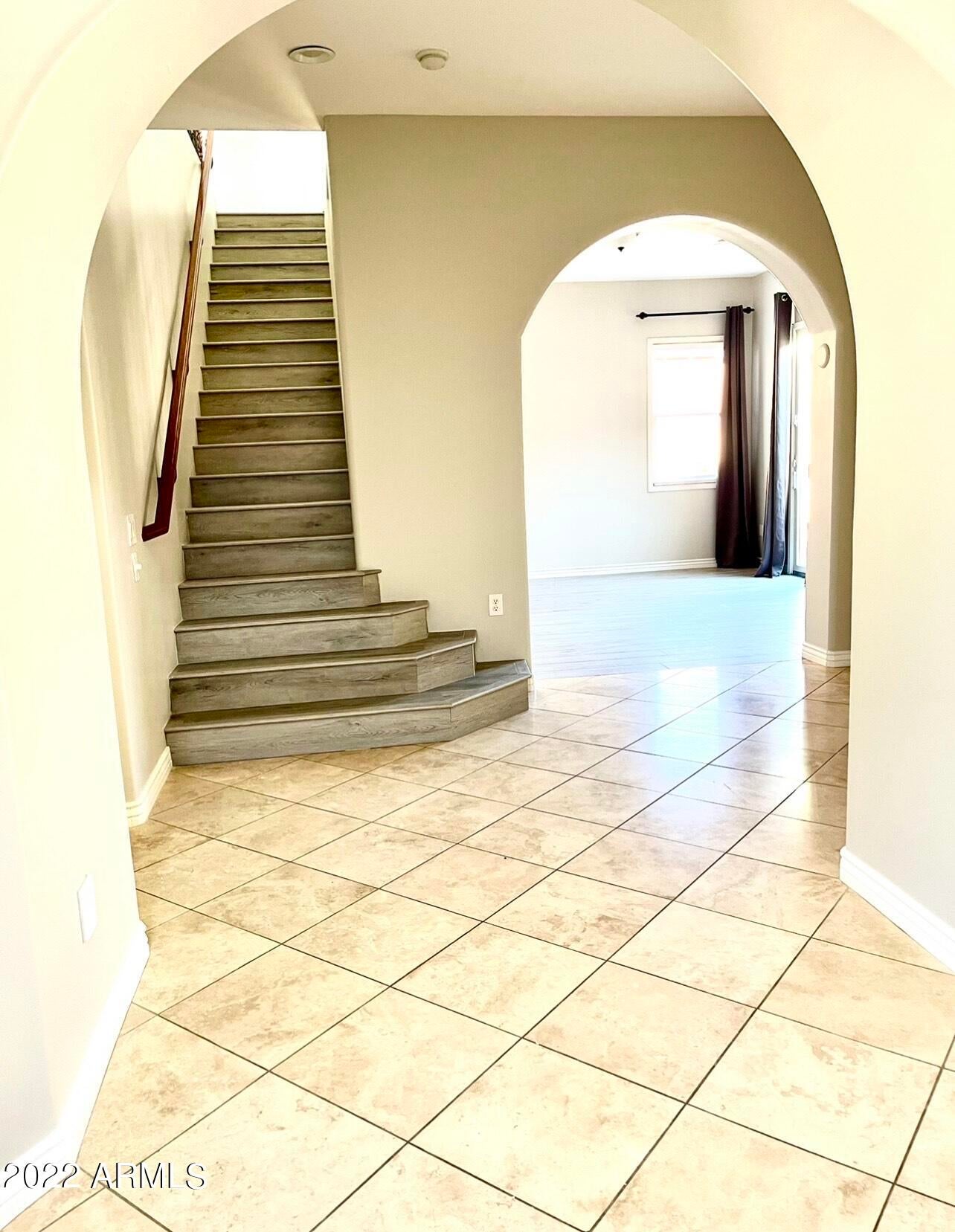 2289 E ASTER Drive