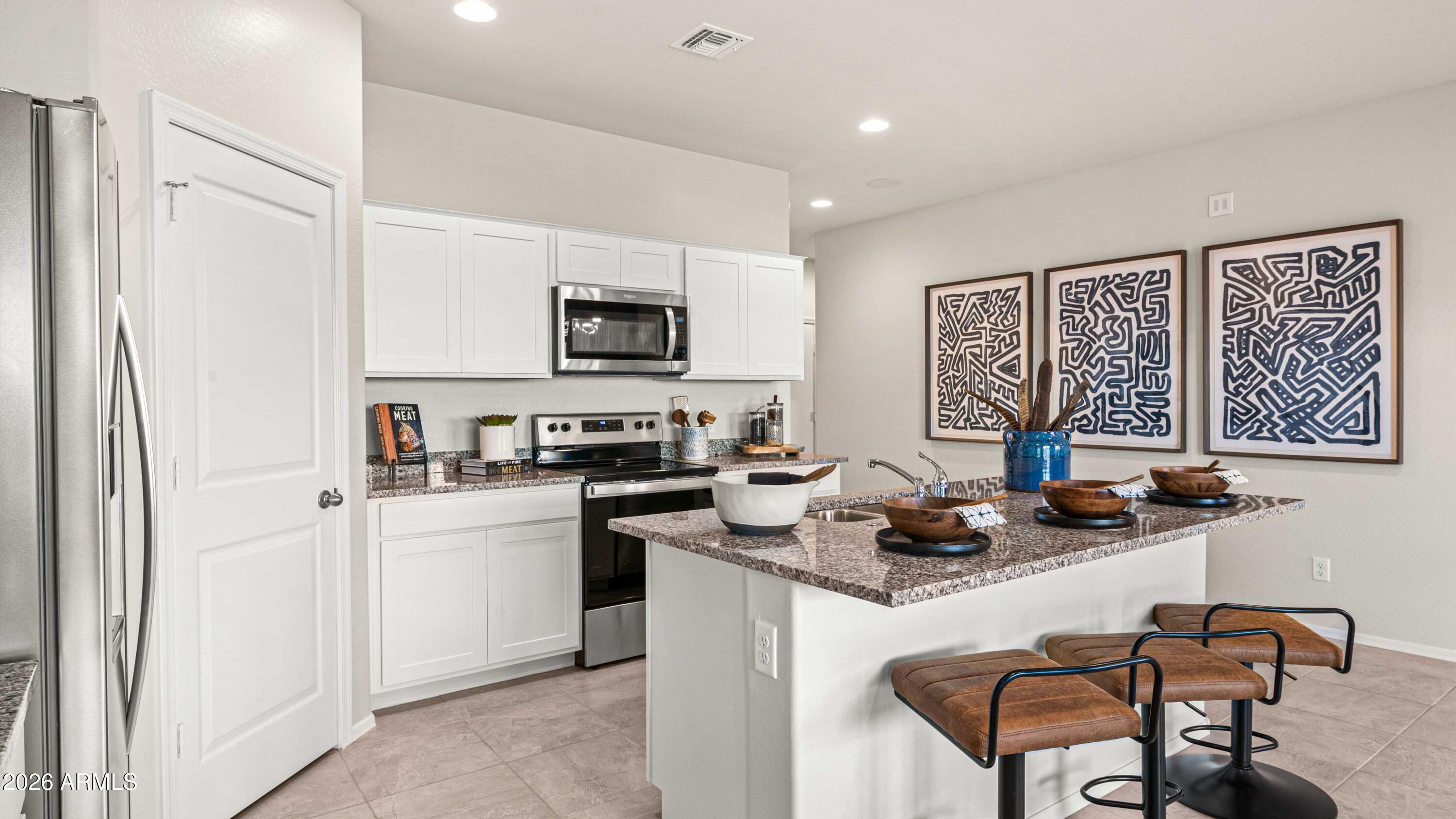 Properties 3 38215 W CAPRI Avenue