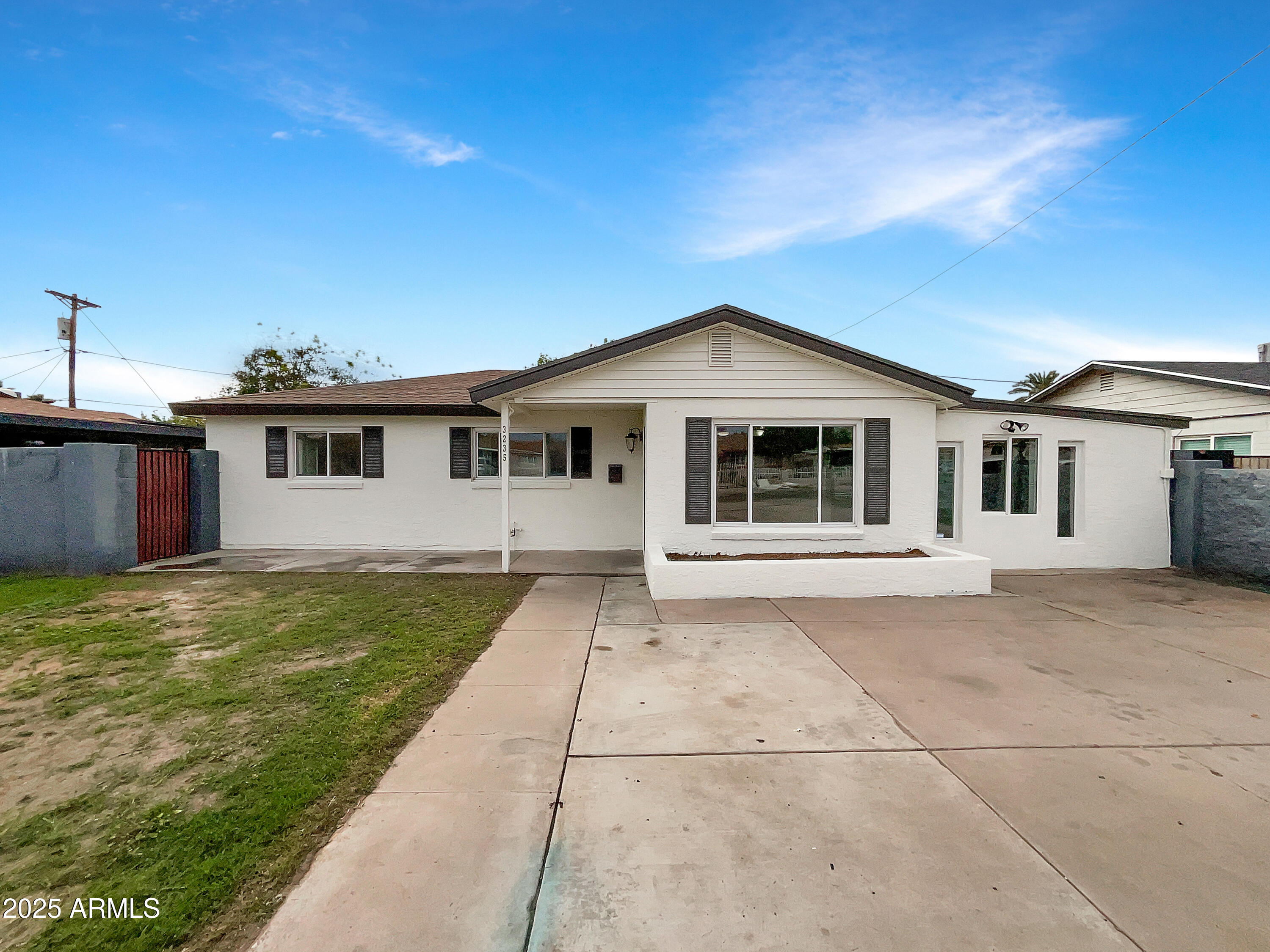 3235 E WILLETTA Street