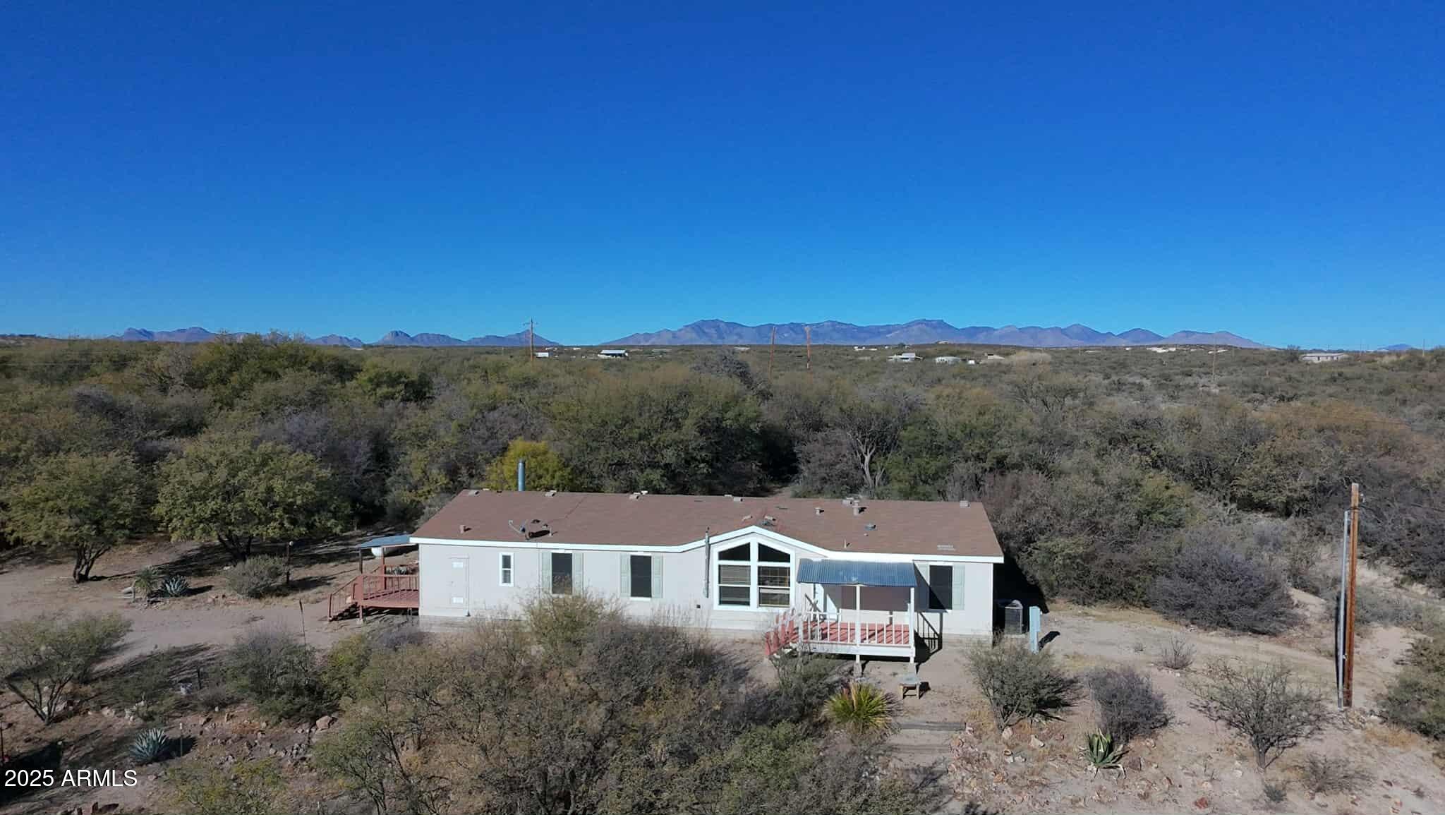 1924 E BLACKBERRY Lane