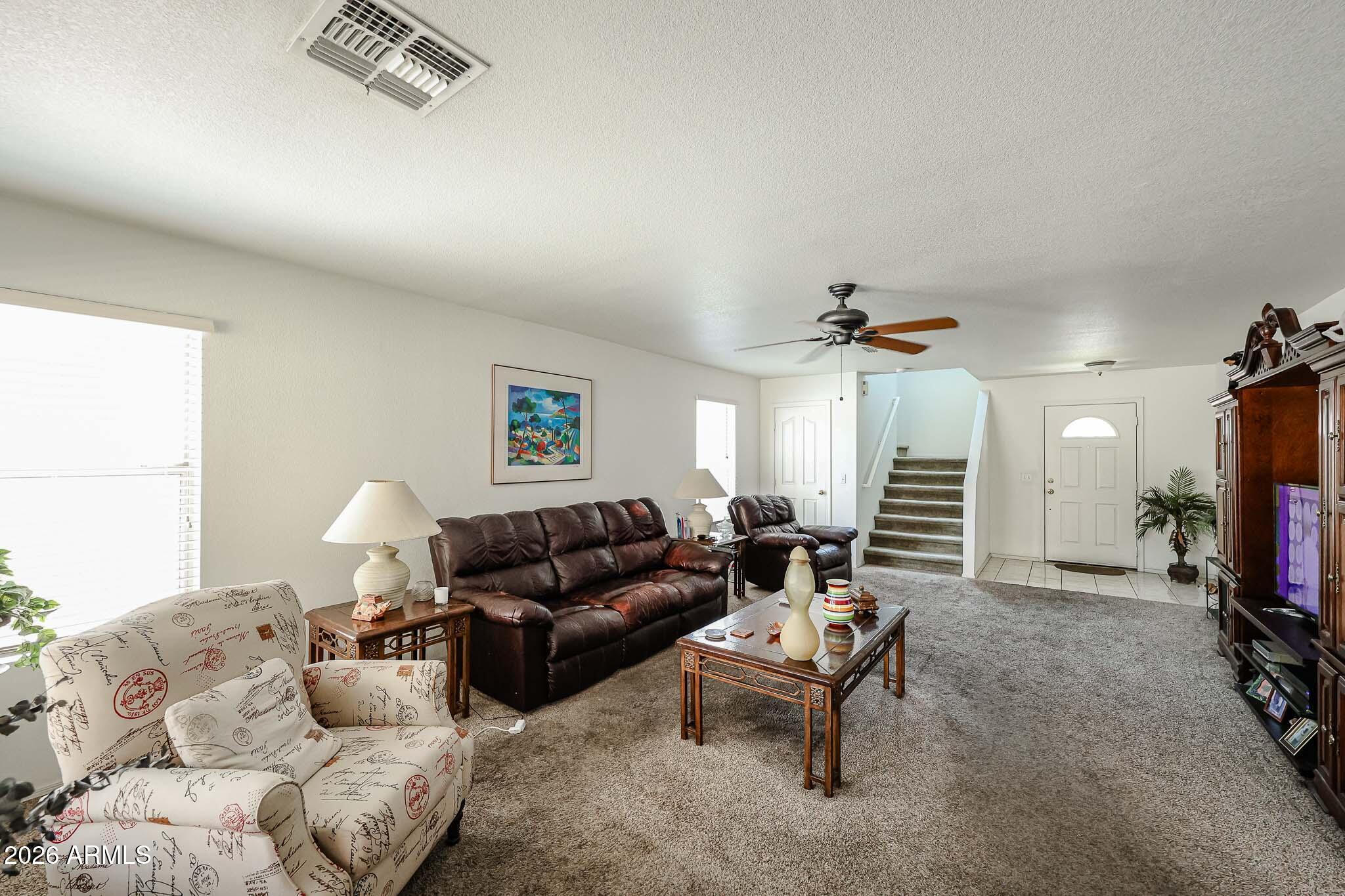 8512 E LINDNER Avenue