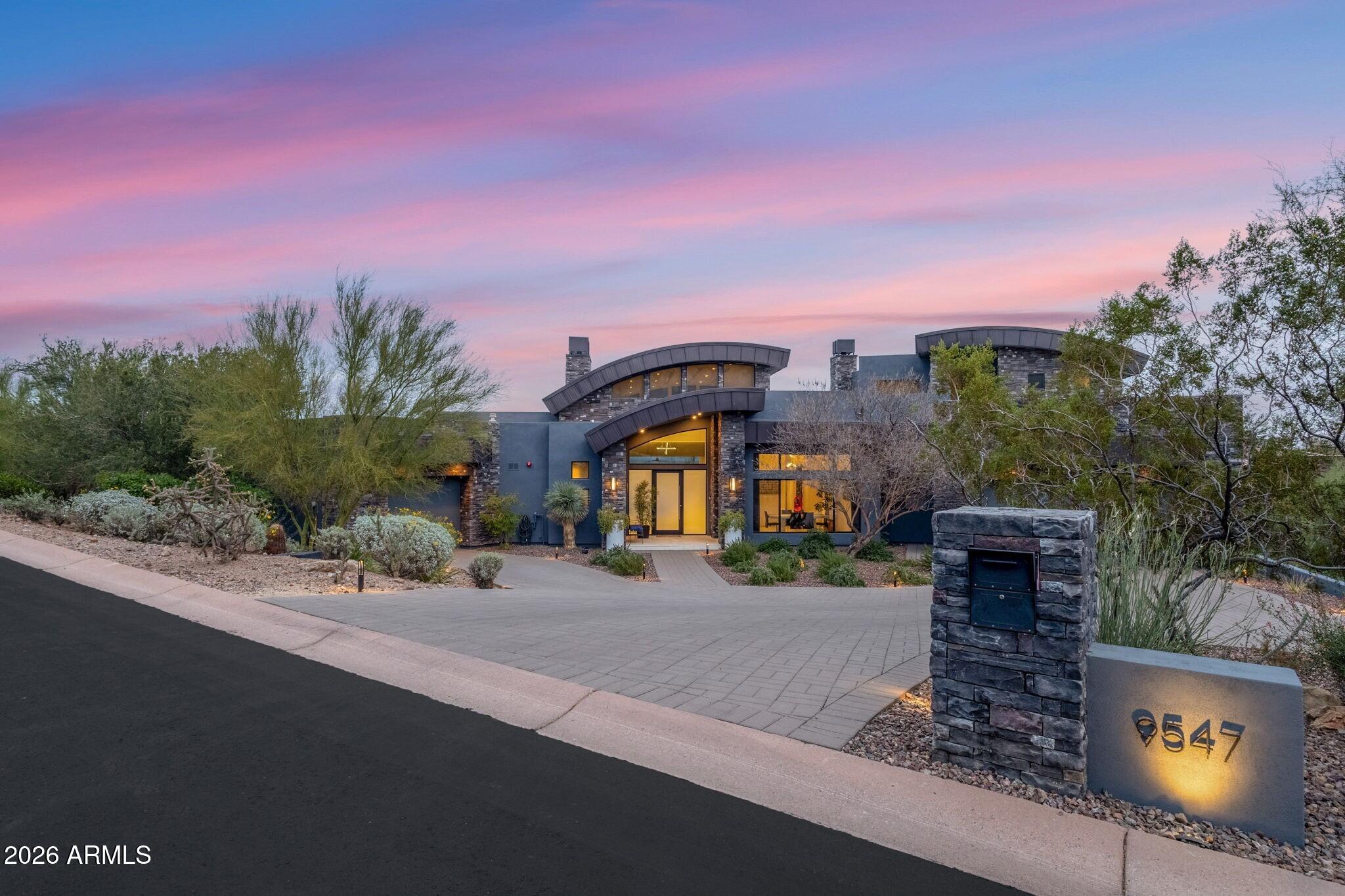 9547 N ROCK RIDGE Trail