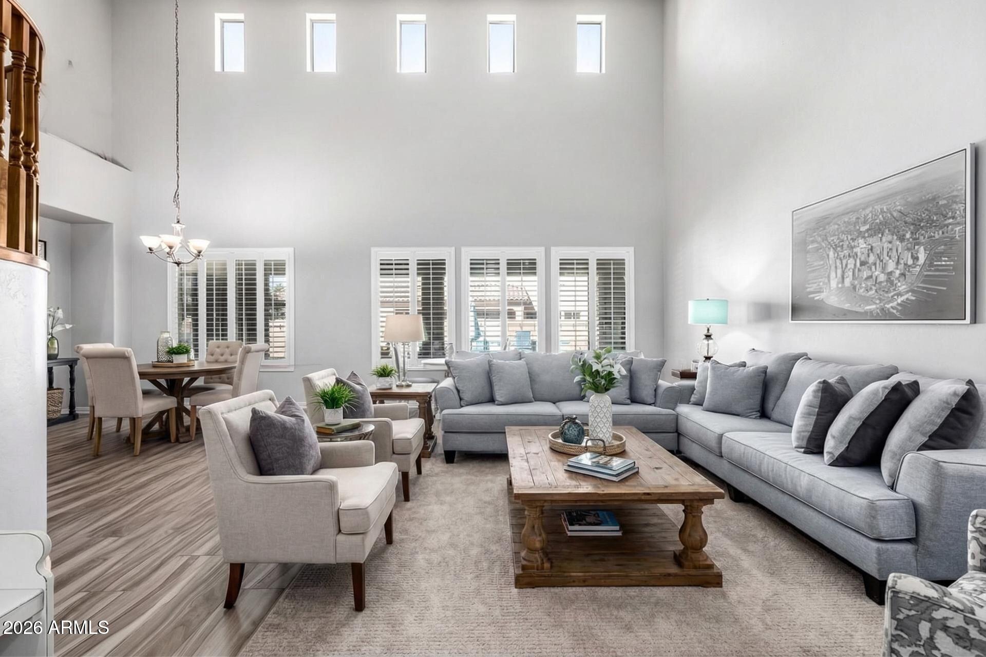 Properties 3 20394 E CALLE DE FLORES --