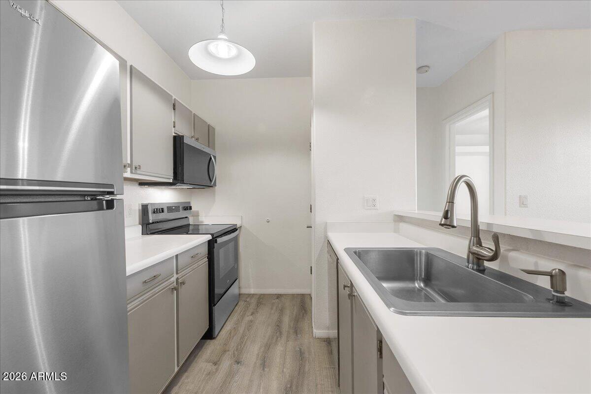 985 E MINGUS Avenue 314