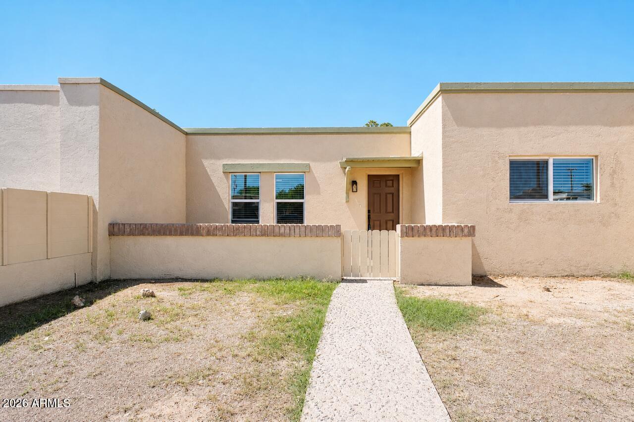 552 N HOBSON Plaza