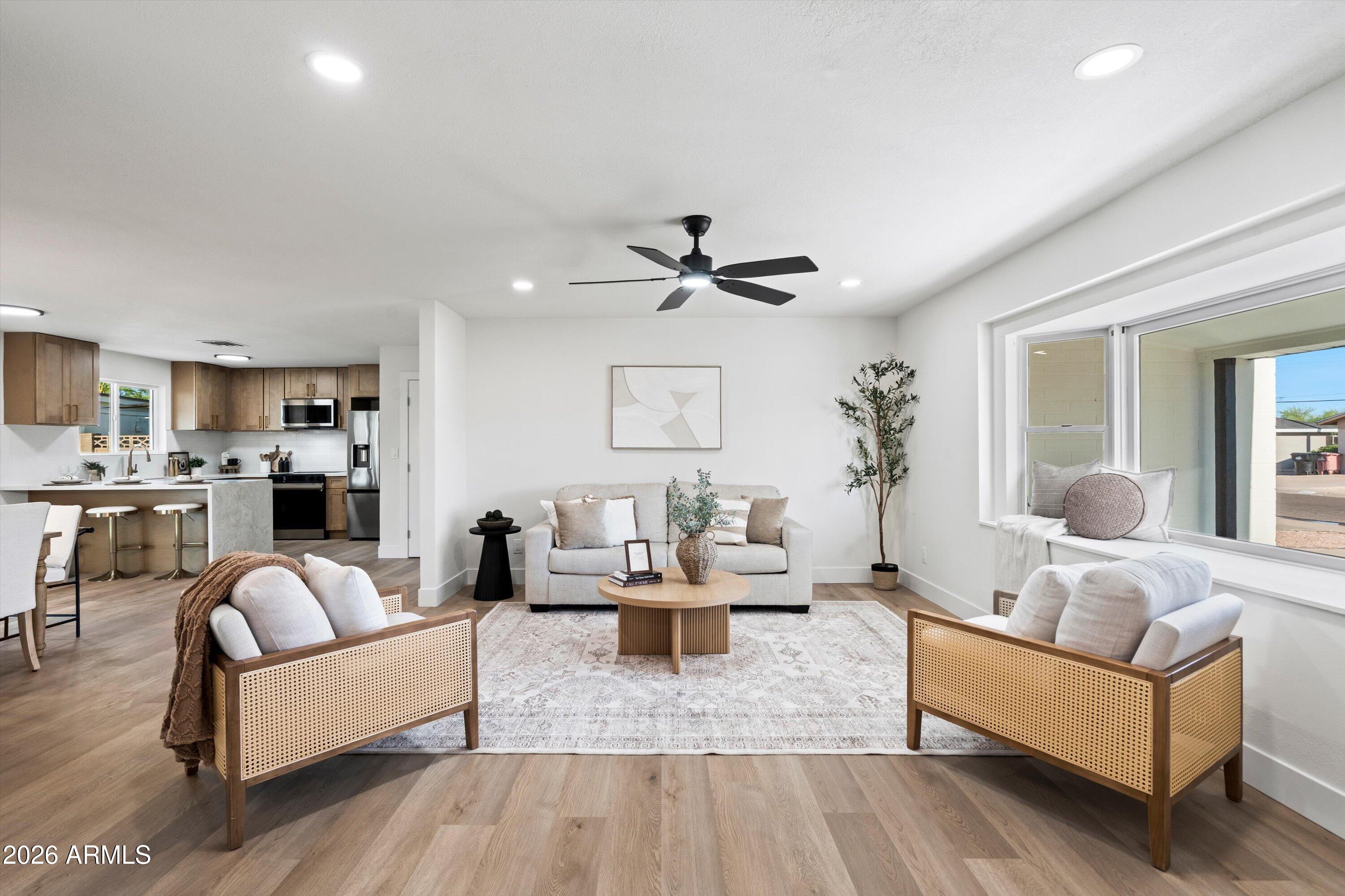 8102 E PALM Lane