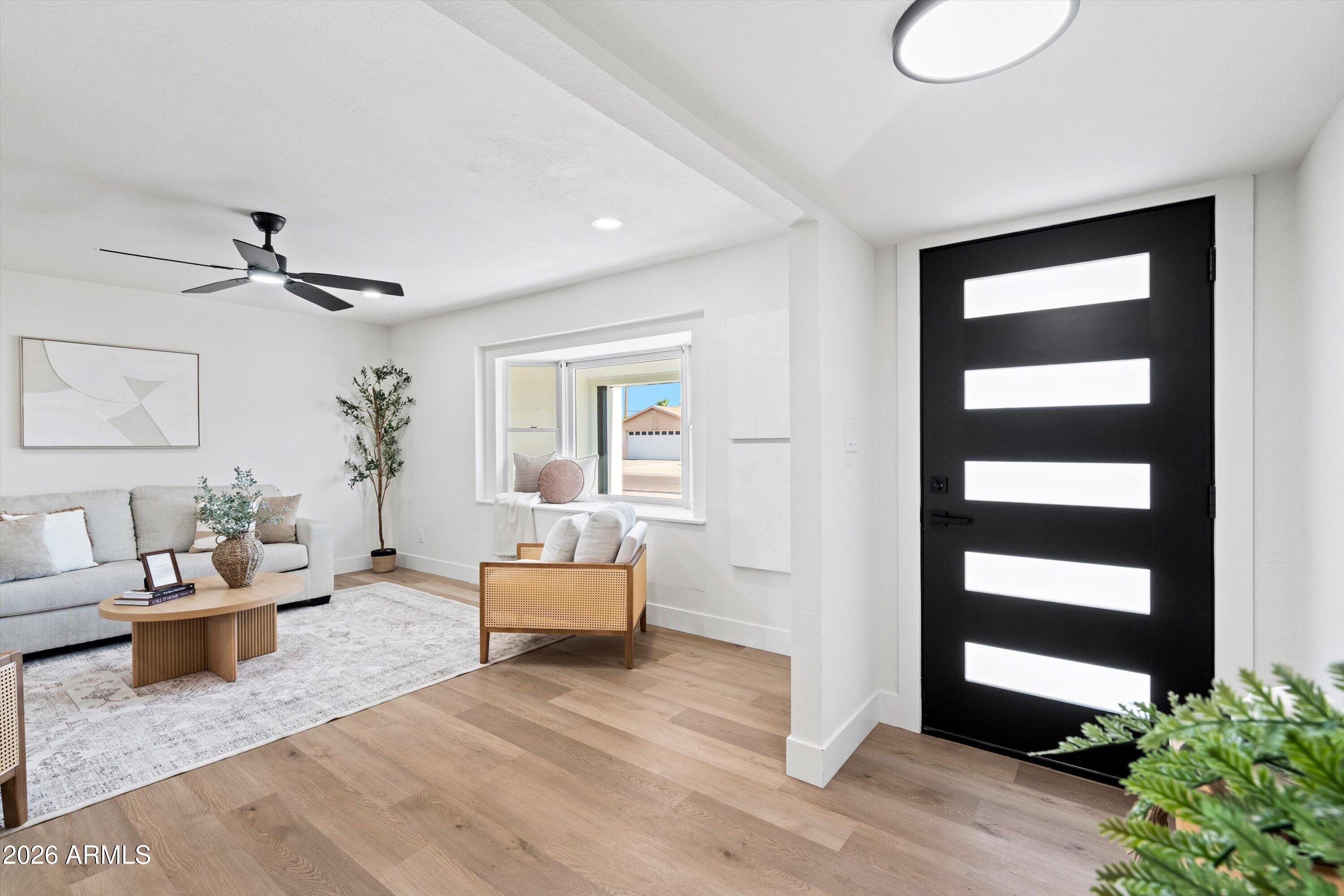 8102 E PALM Lane