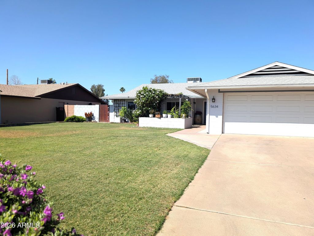 Photo of 5634 N 39th Avenue, Phoenix, AZ 85019 (MLS # 7016120)