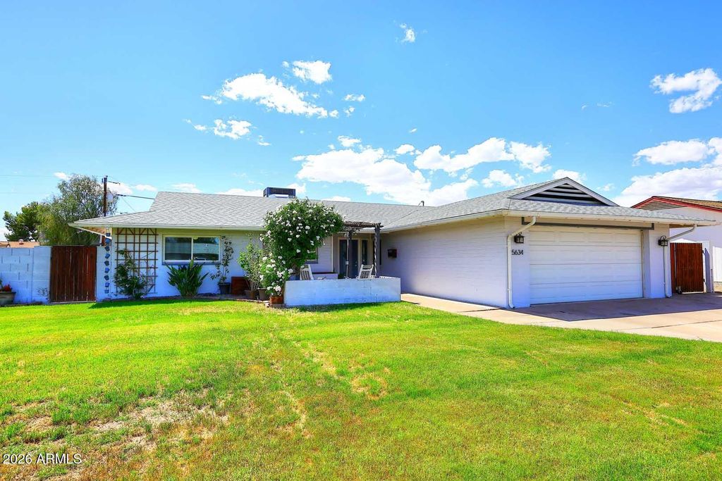 Photo of 5634 N 39th Avenue, Phoenix, AZ 85019 (MLS # 7016120)