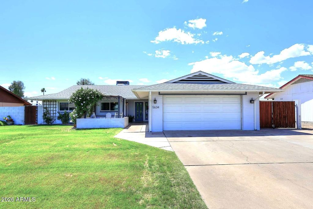 Photo of 5634 N 39th Avenue, Phoenix, AZ 85019 (MLS # 7016120)