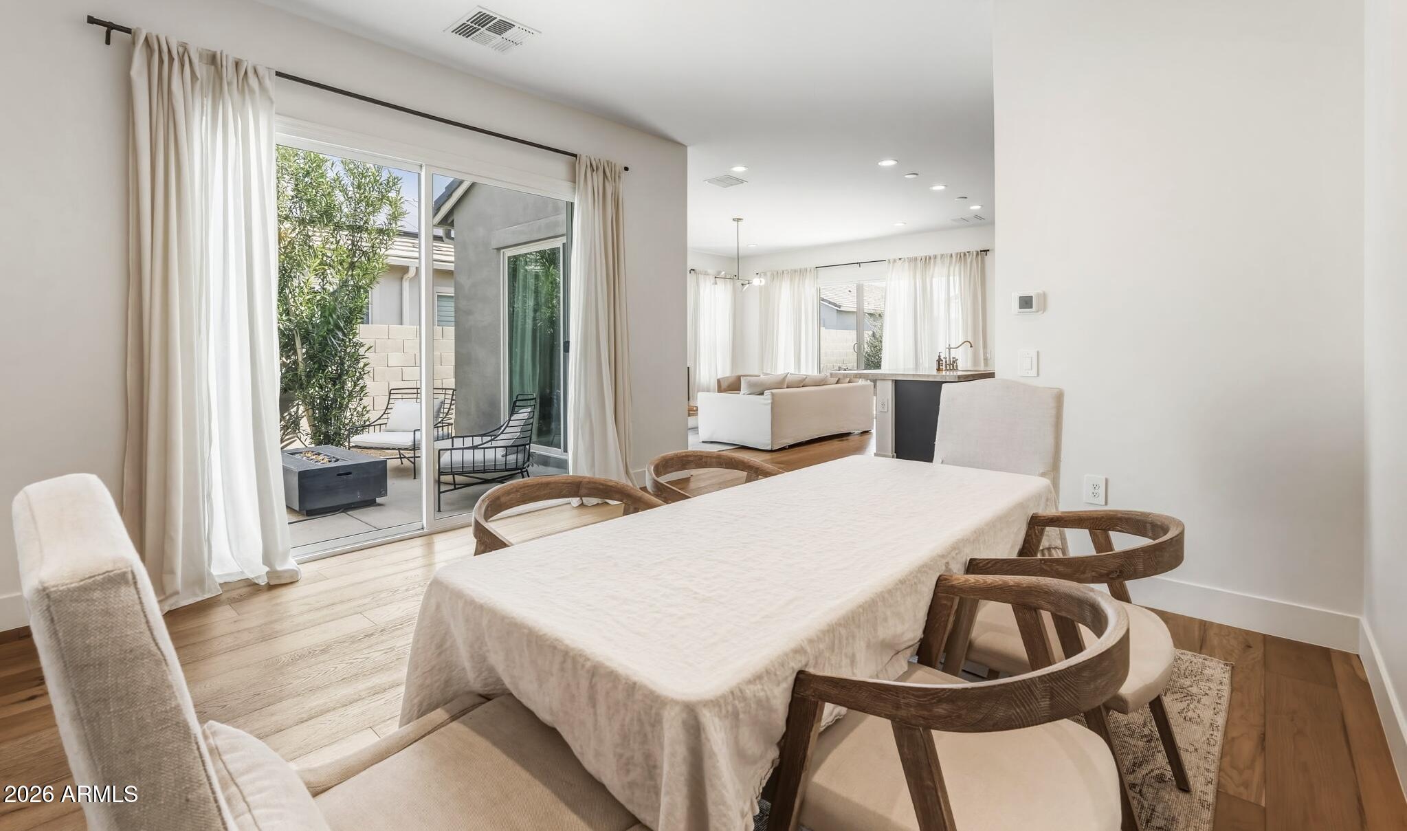 10471 W QUAIL Avenue