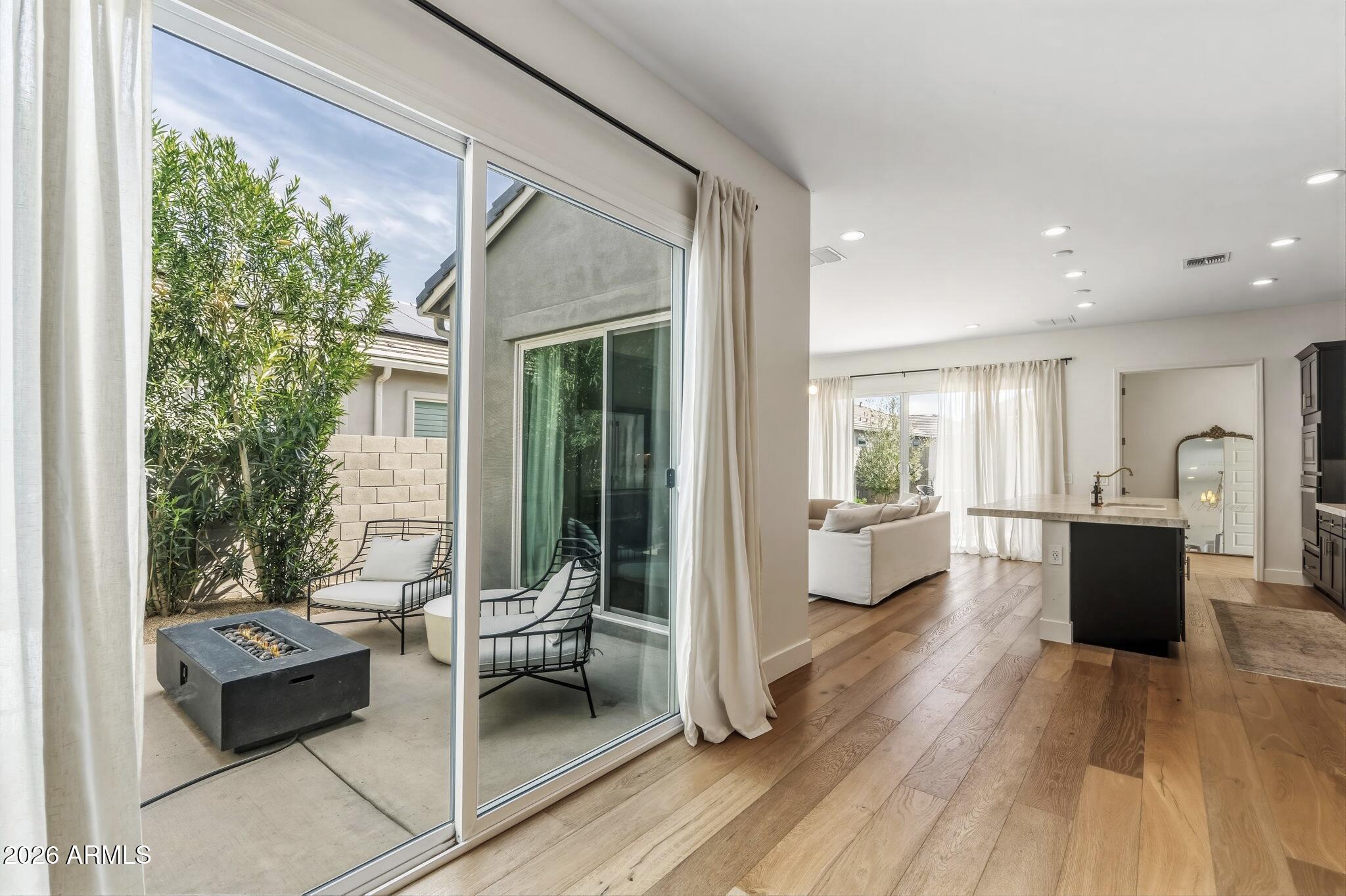 10471 W QUAIL Avenue