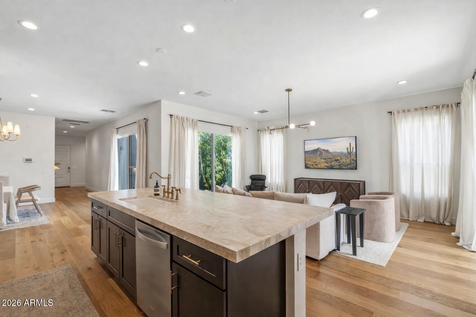 10471 W QUAIL Avenue