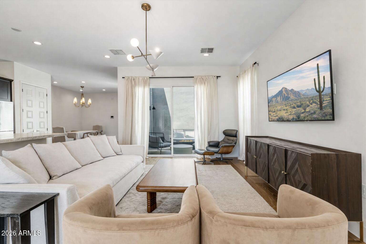 10471 W QUAIL Avenue