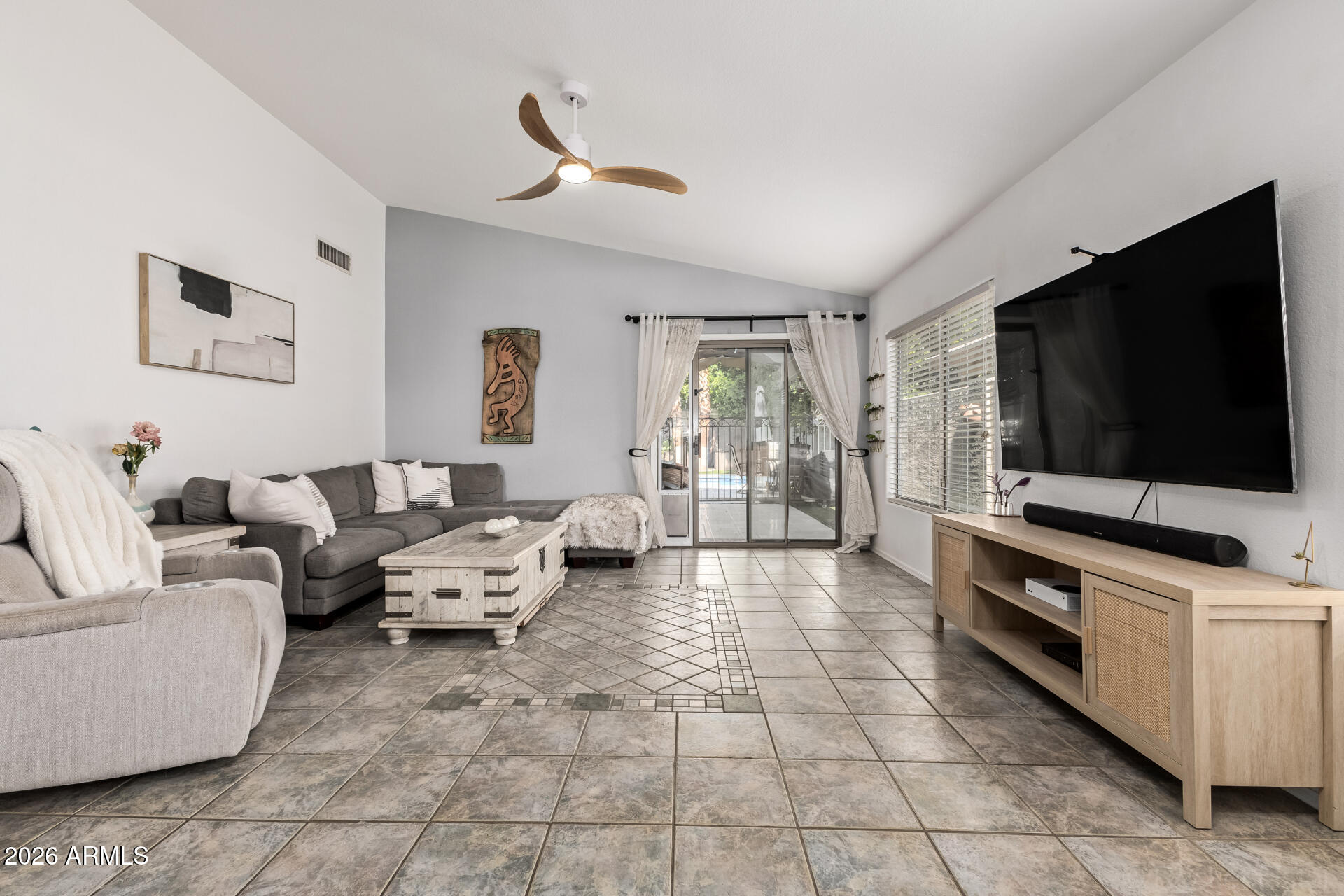 6614 W DESERT HOLLOW Drive