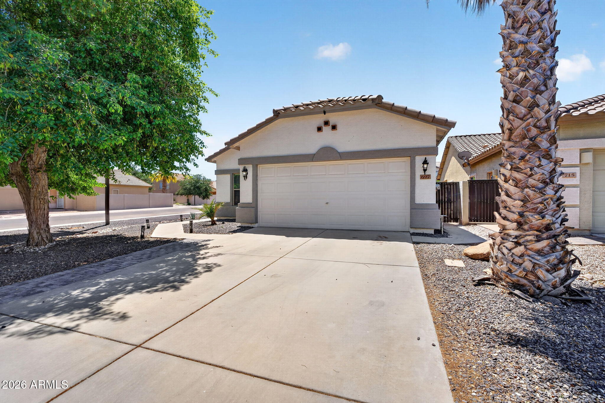 697 W OAK TREE Lane