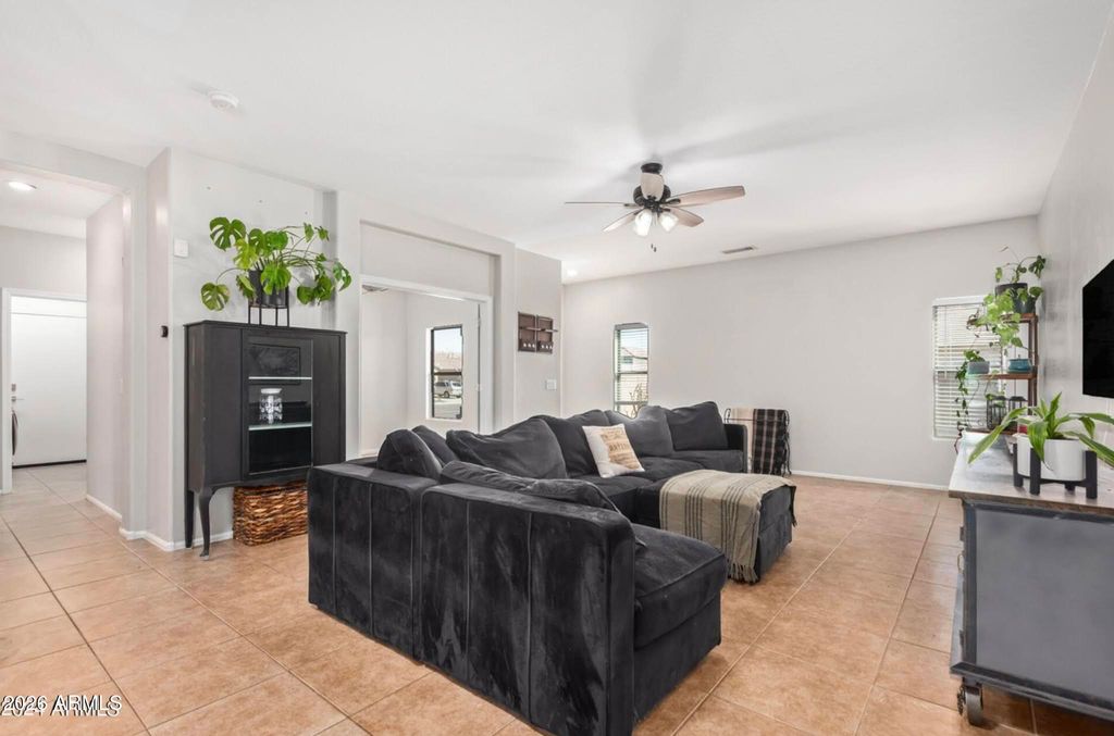 Photo of 697 W Oak Tree Lane, San Tan Valley, AZ 85143 (MLS # 6987409)