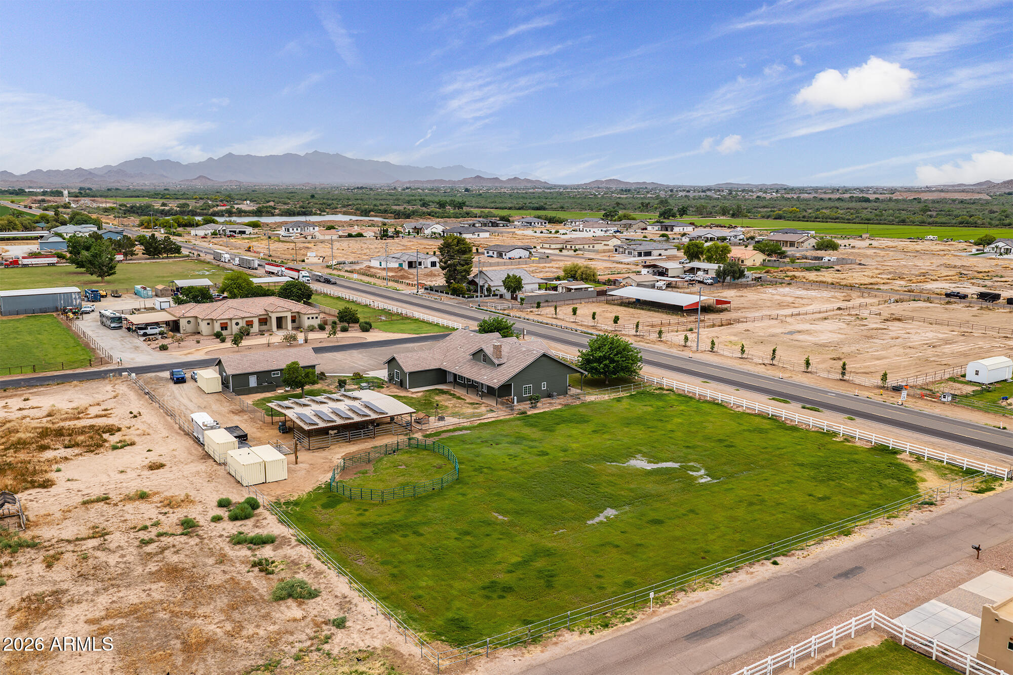 Horse Property deluxe on 2.33 acres - Residential