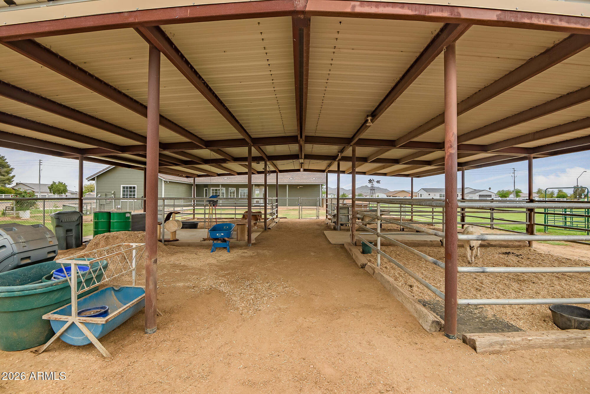 Horse Property deluxe on 2.33 acres - Residential