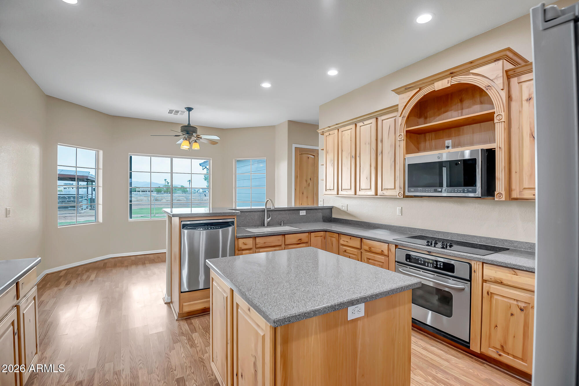 Horse Property deluxe on 2.33 acres - Residential