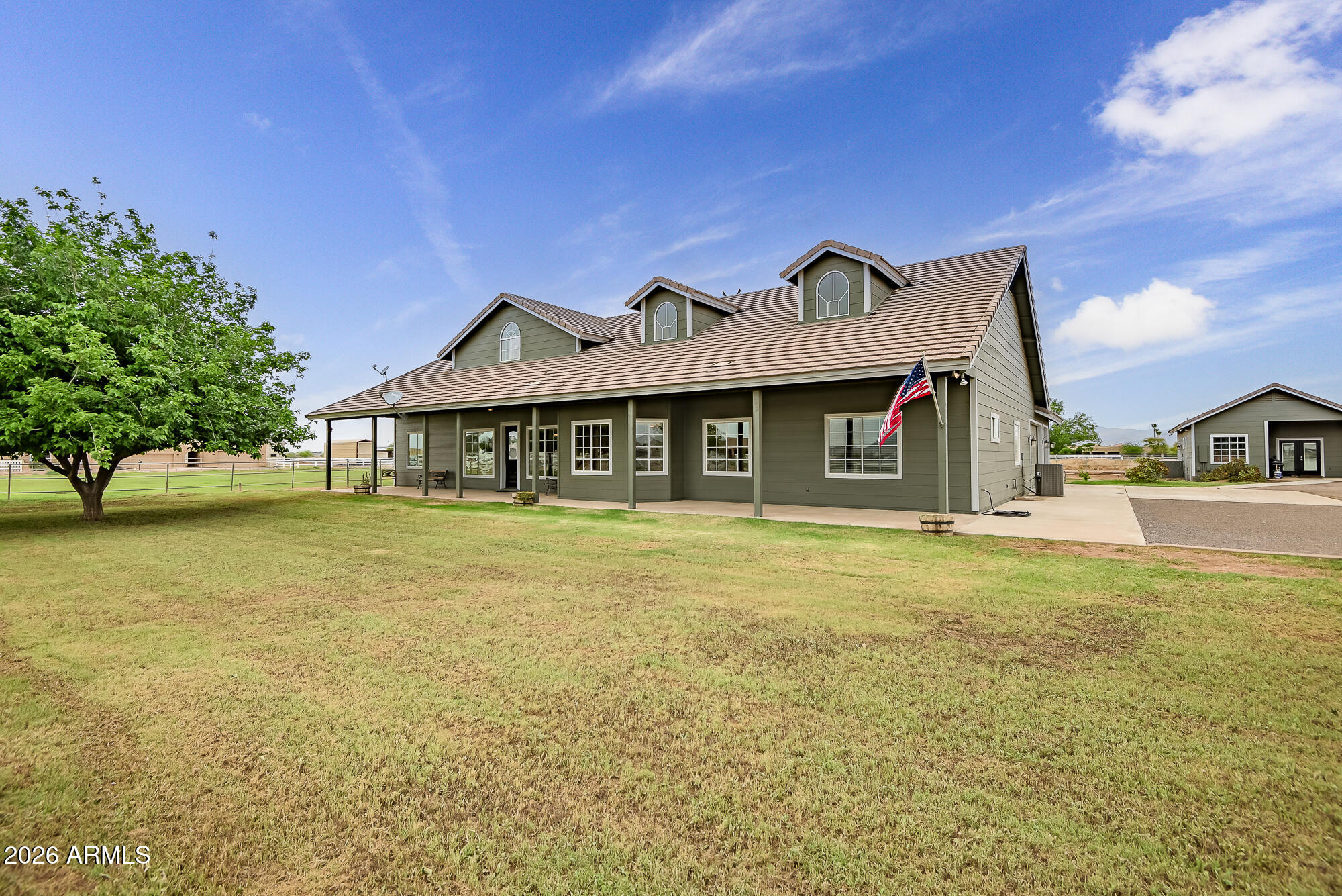 Horse Property deluxe on 2.33 acres - Residential