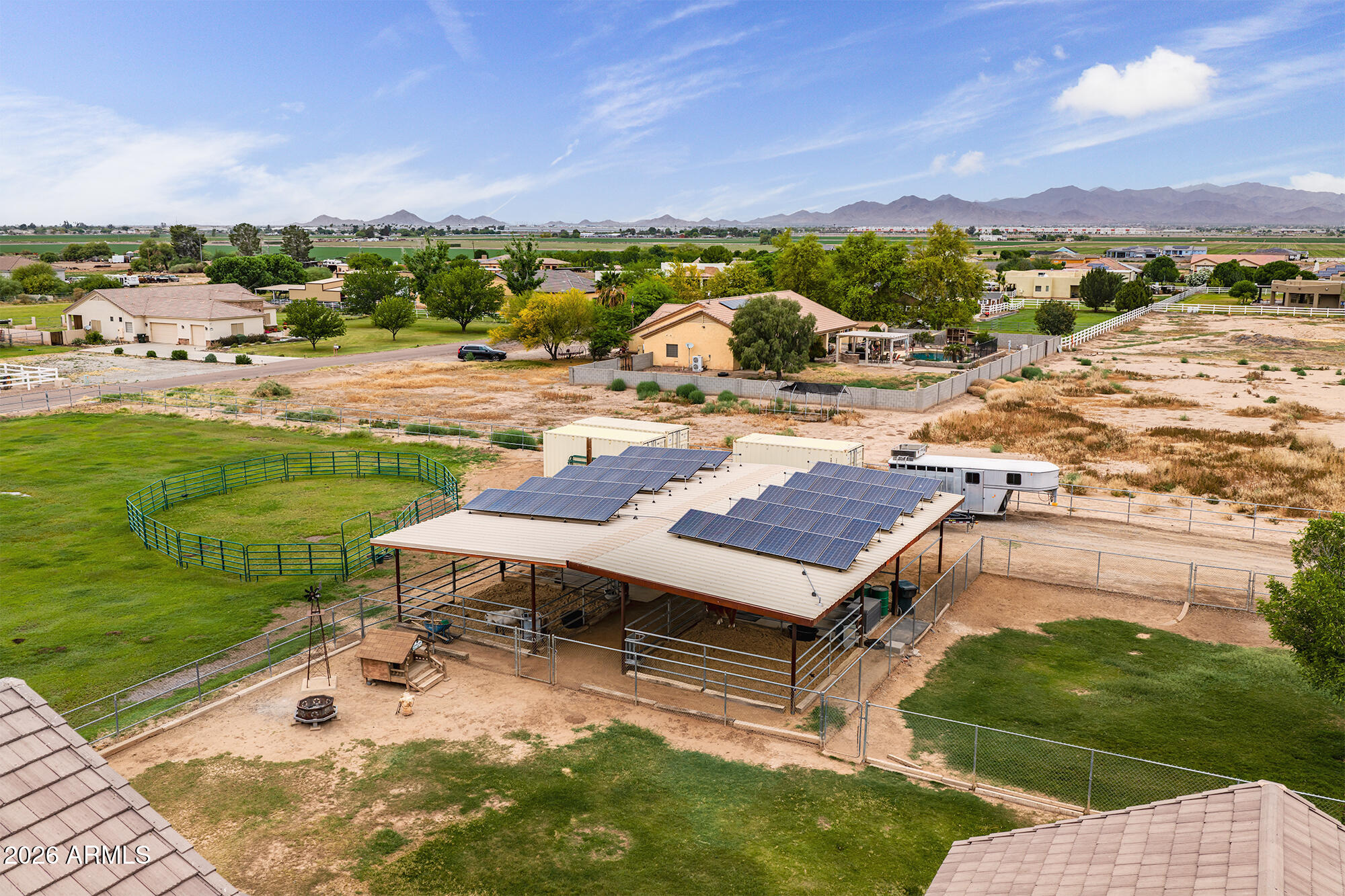 Horse Property deluxe on 2.33 acres - Residential