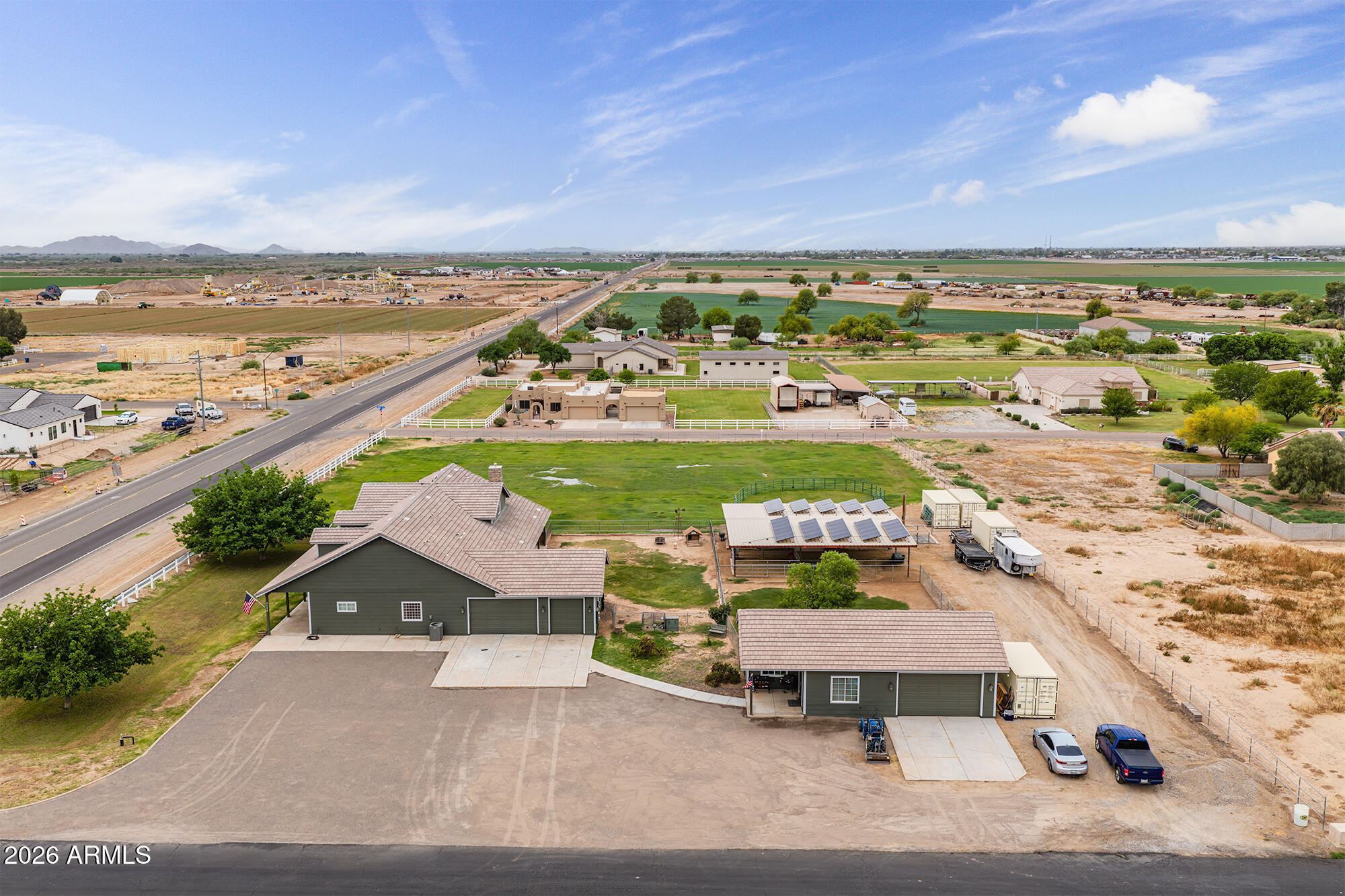 Horse Property deluxe on 2.33 acres - Residential