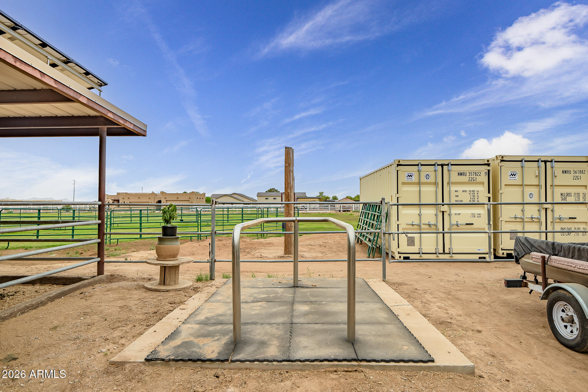 Horse Property deluxe on 2.33 acres - Residential