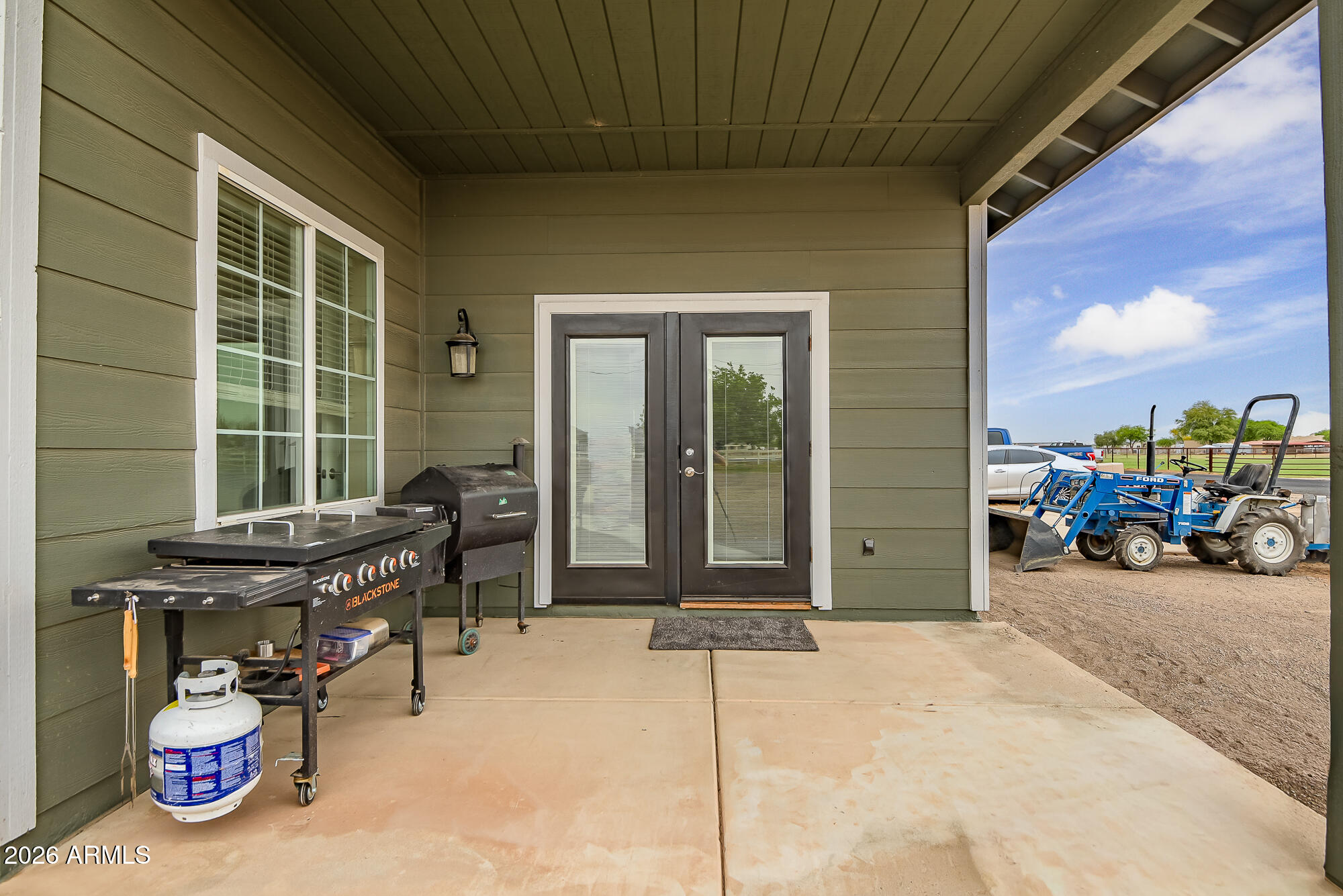 Horse Property deluxe on 2.33 acres - Residential