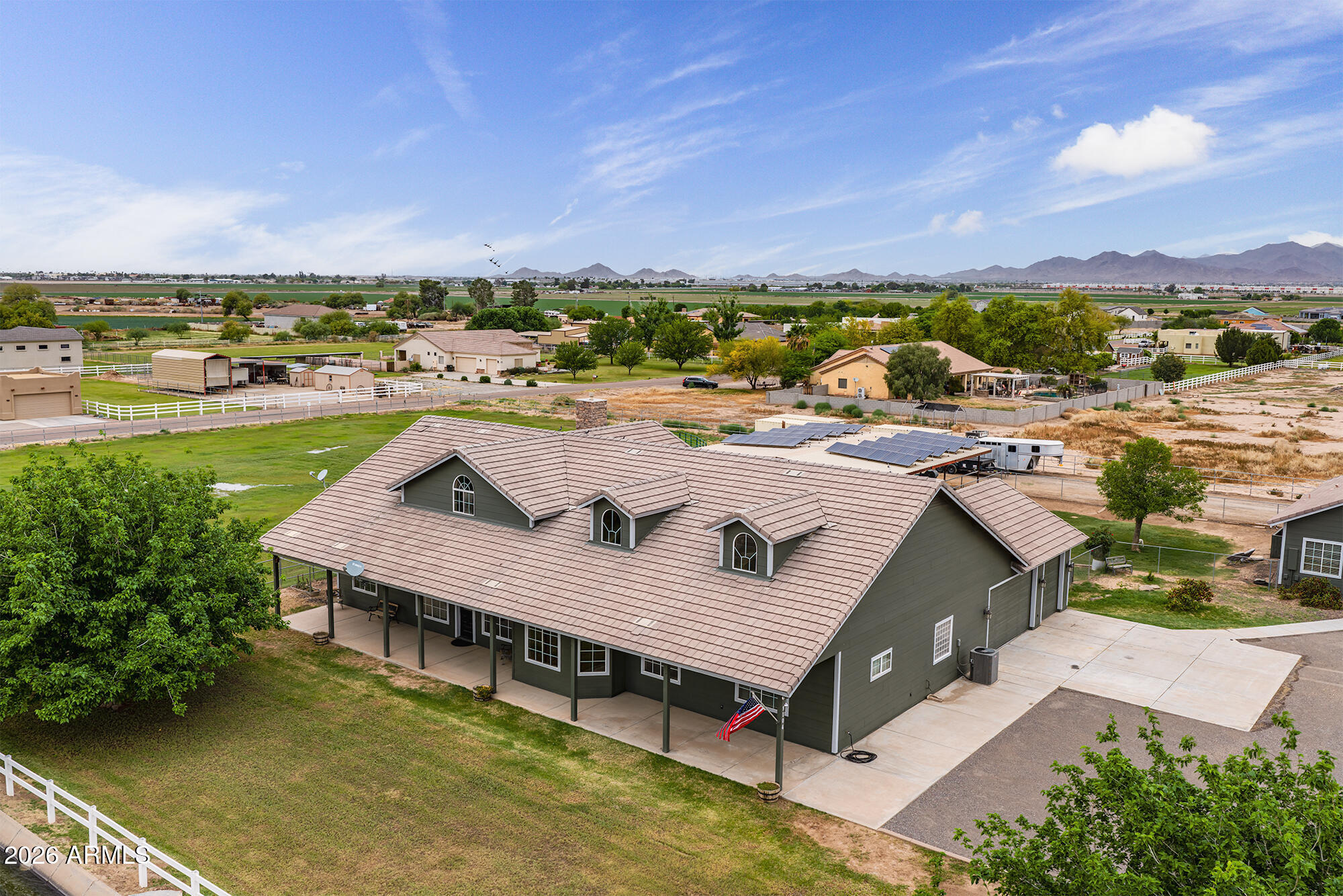 Horse Property deluxe on 2.33 acres - Residential