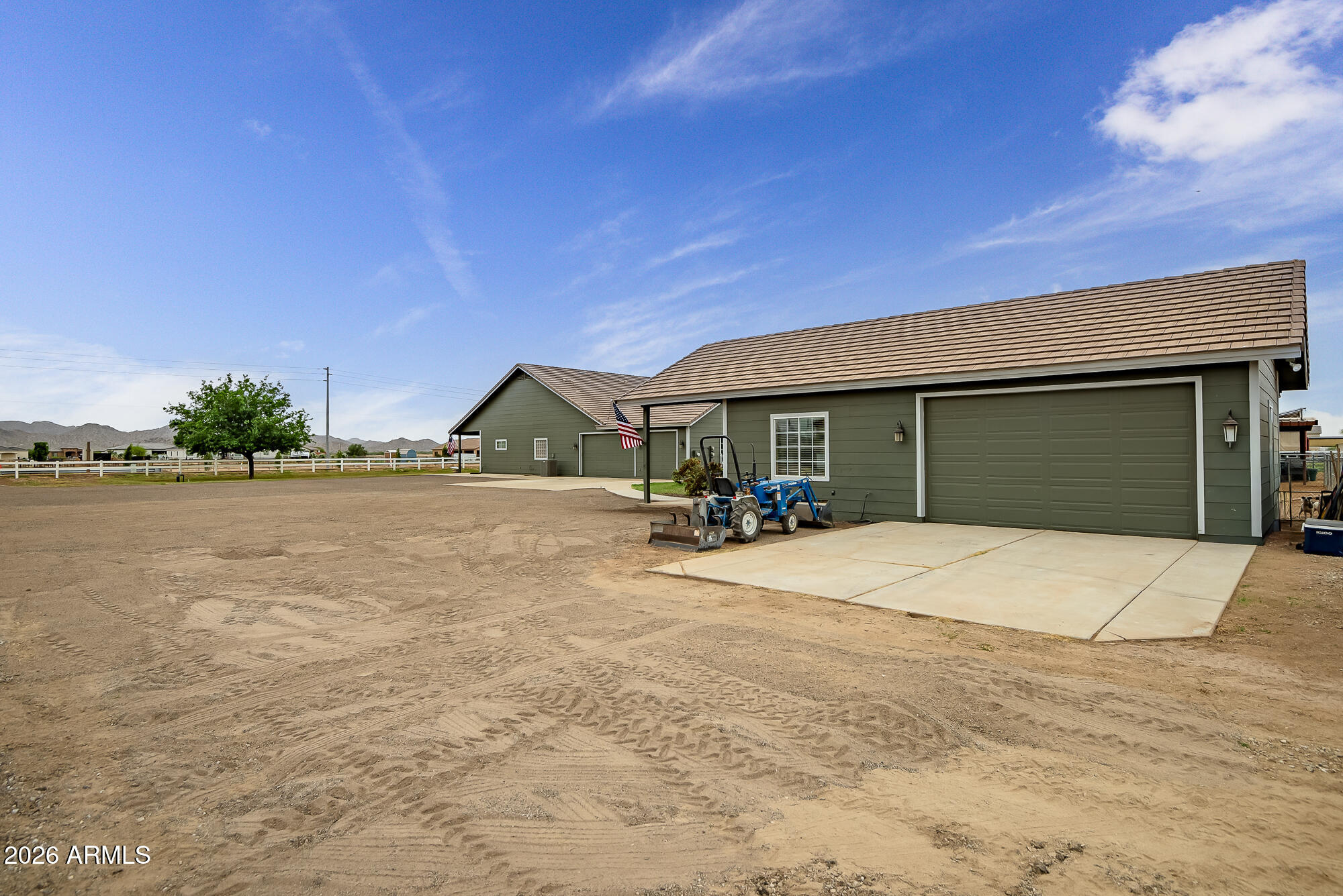 Horse Property deluxe on 2.33 acres - Residential
