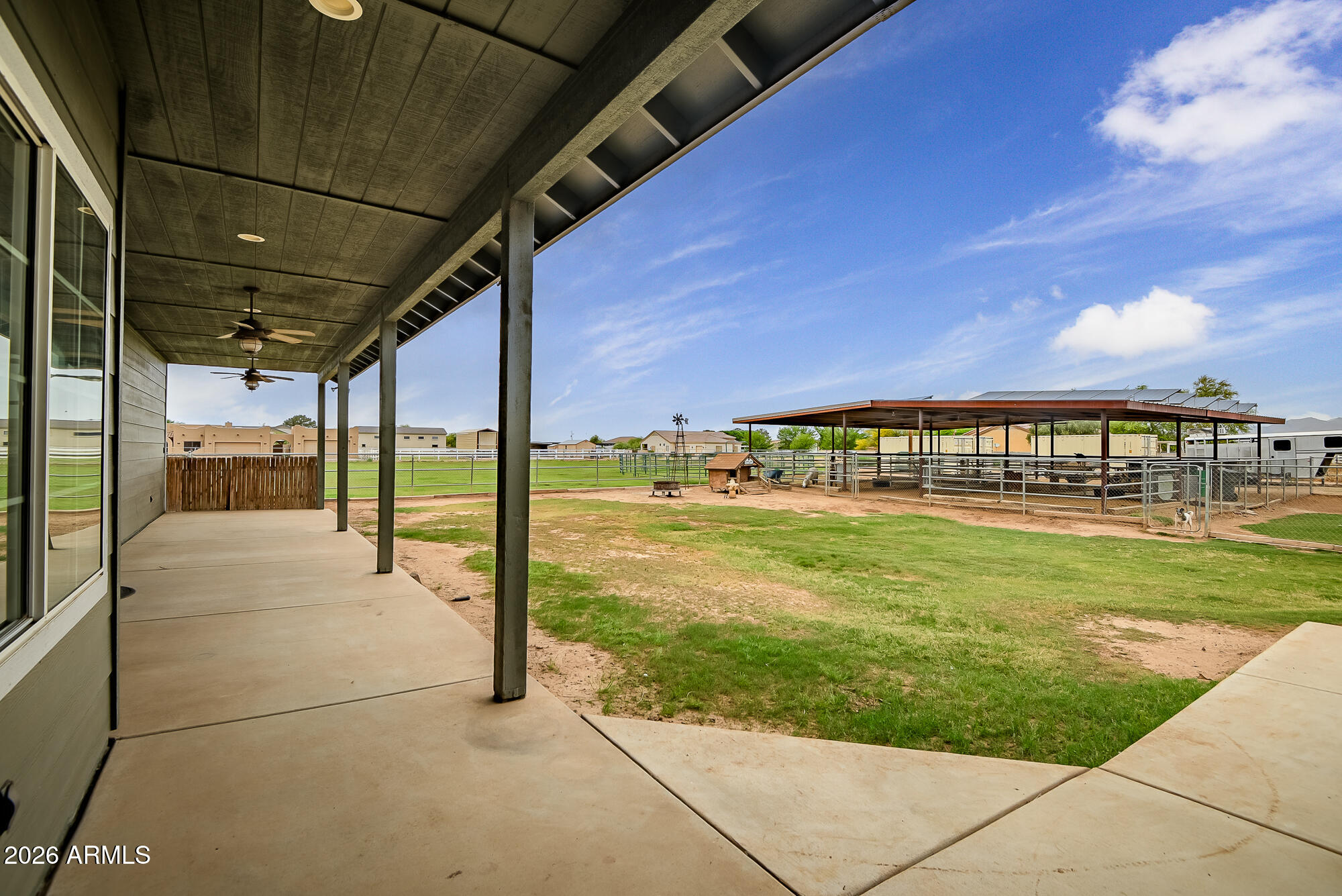 Horse Property deluxe on 2.33 acres - Residential