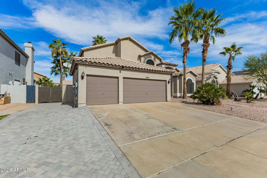 Photo of 1906 W Redfield Road, Gilbert, AZ 85233 (MLS # 6984366)