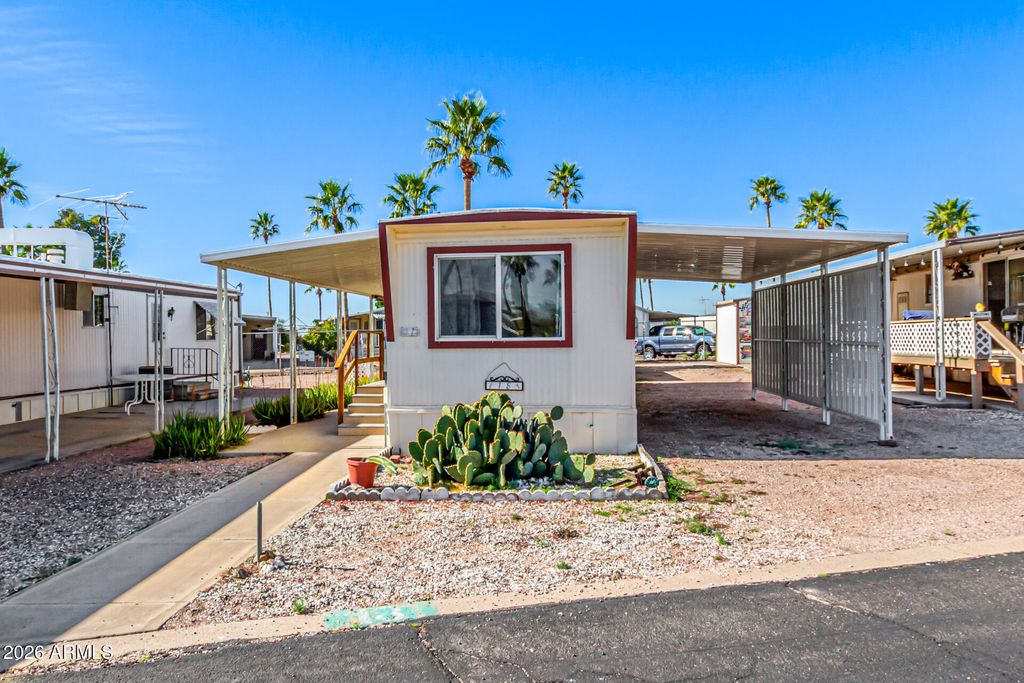 Photo of 1050 E Broadway Avenue #18, Apache Junction, AZ 85119 (MLS # 6970133)