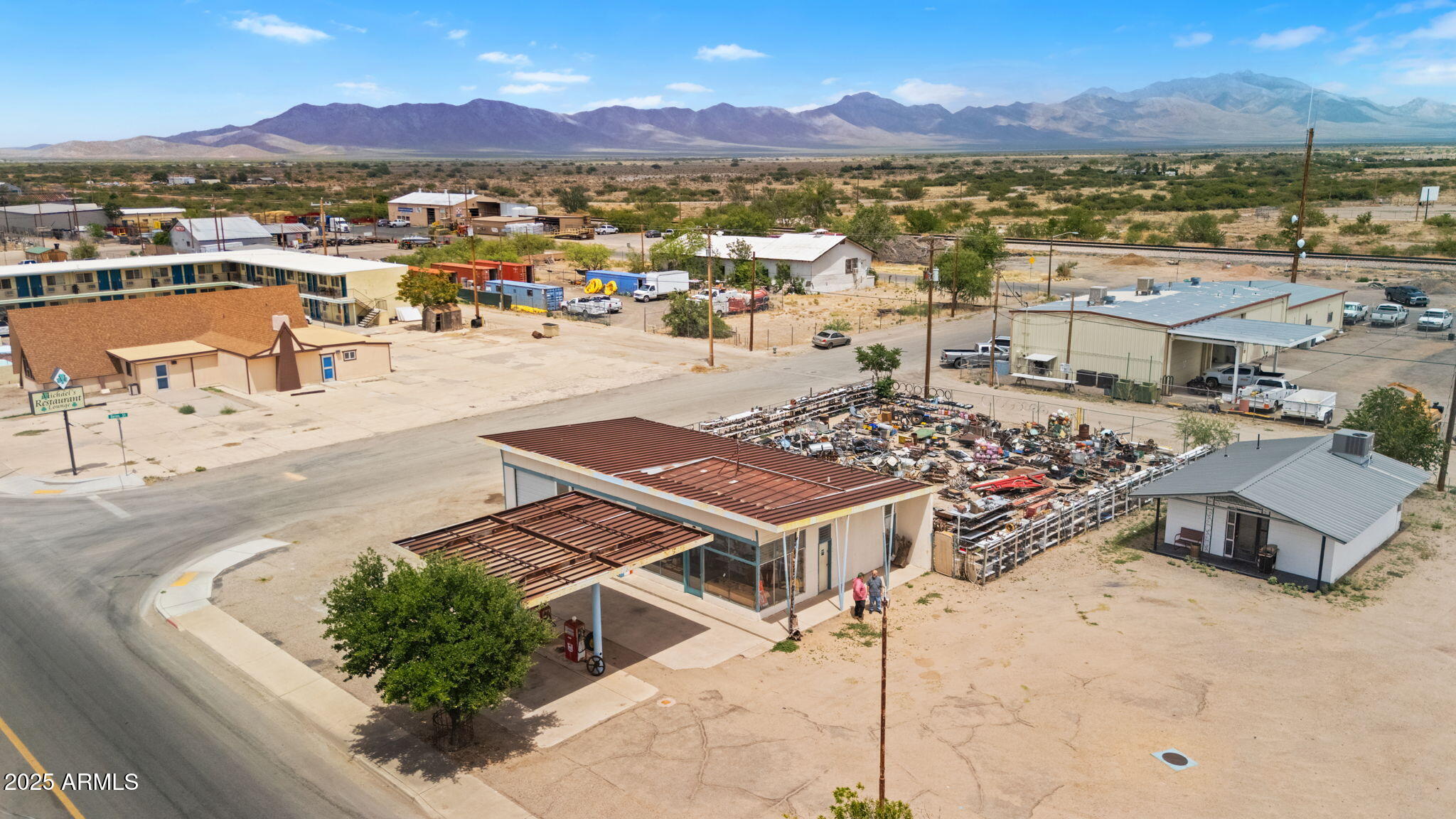 271 N HASKELL Avenue