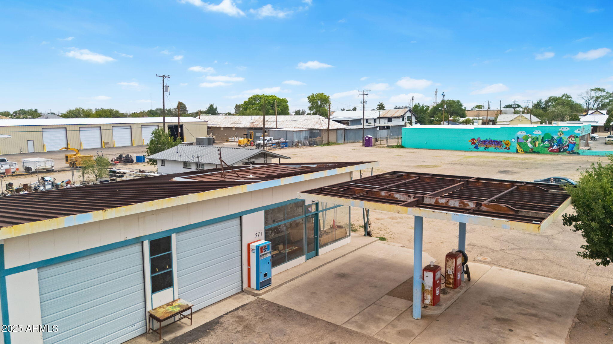 271 N HASKELL Avenue