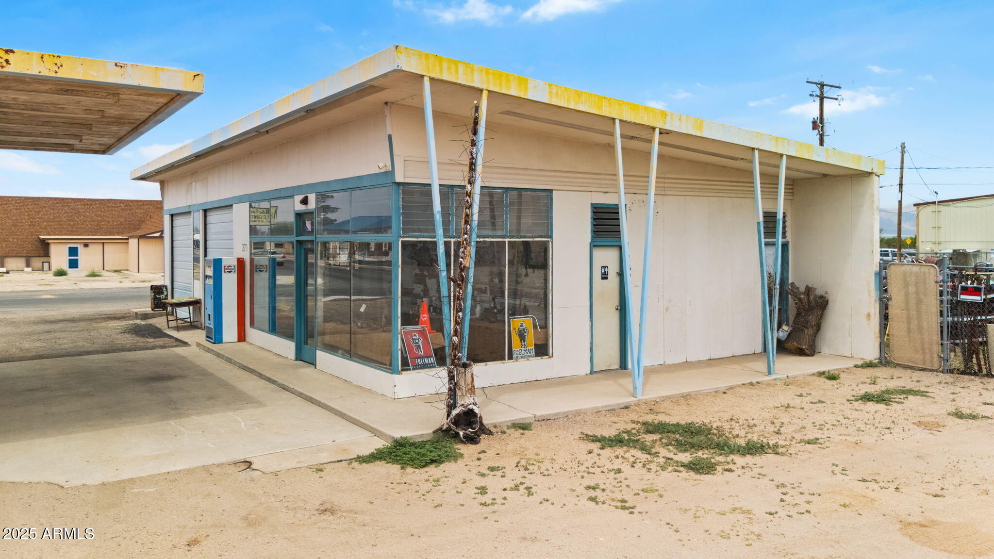 271 N HASKELL Avenue