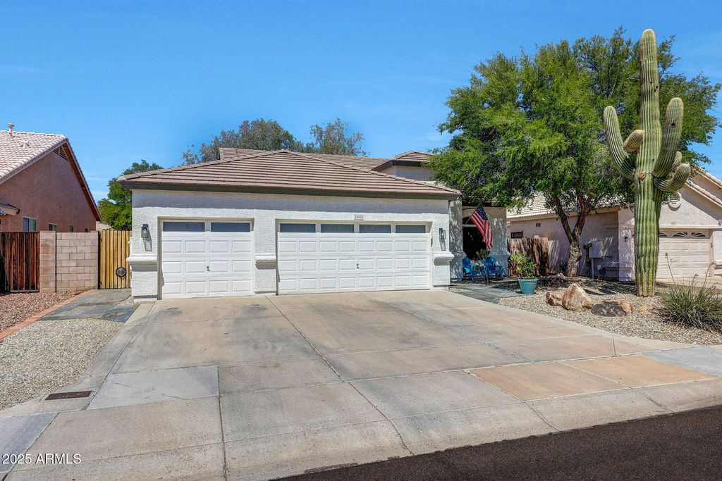 Photo of 24424 N 38th Drive, Glendale, AZ 85310 (MLS # 6921832)