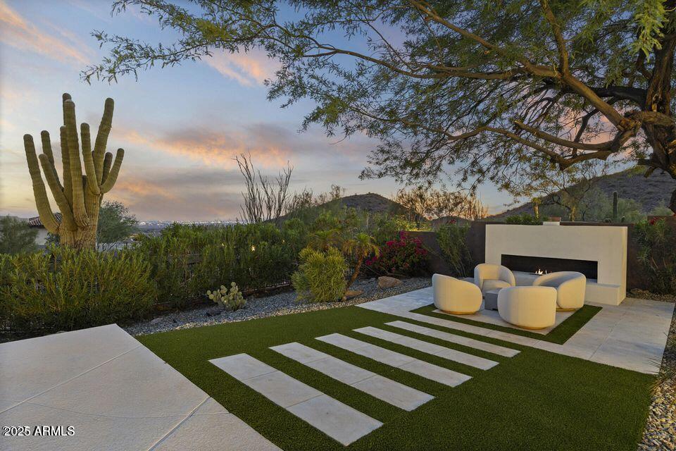 SCOTTSDALE MOUNTAIN - Residential
