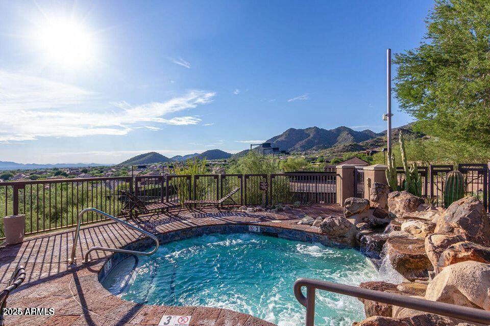 SCOTTSDALE MOUNTAIN - Residential