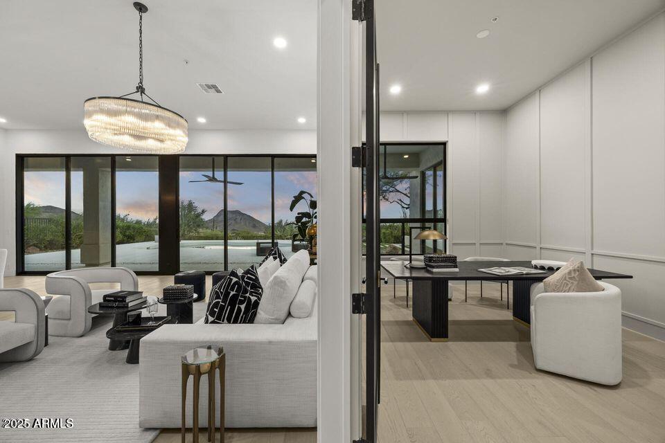 SCOTTSDALE MOUNTAIN - Residential