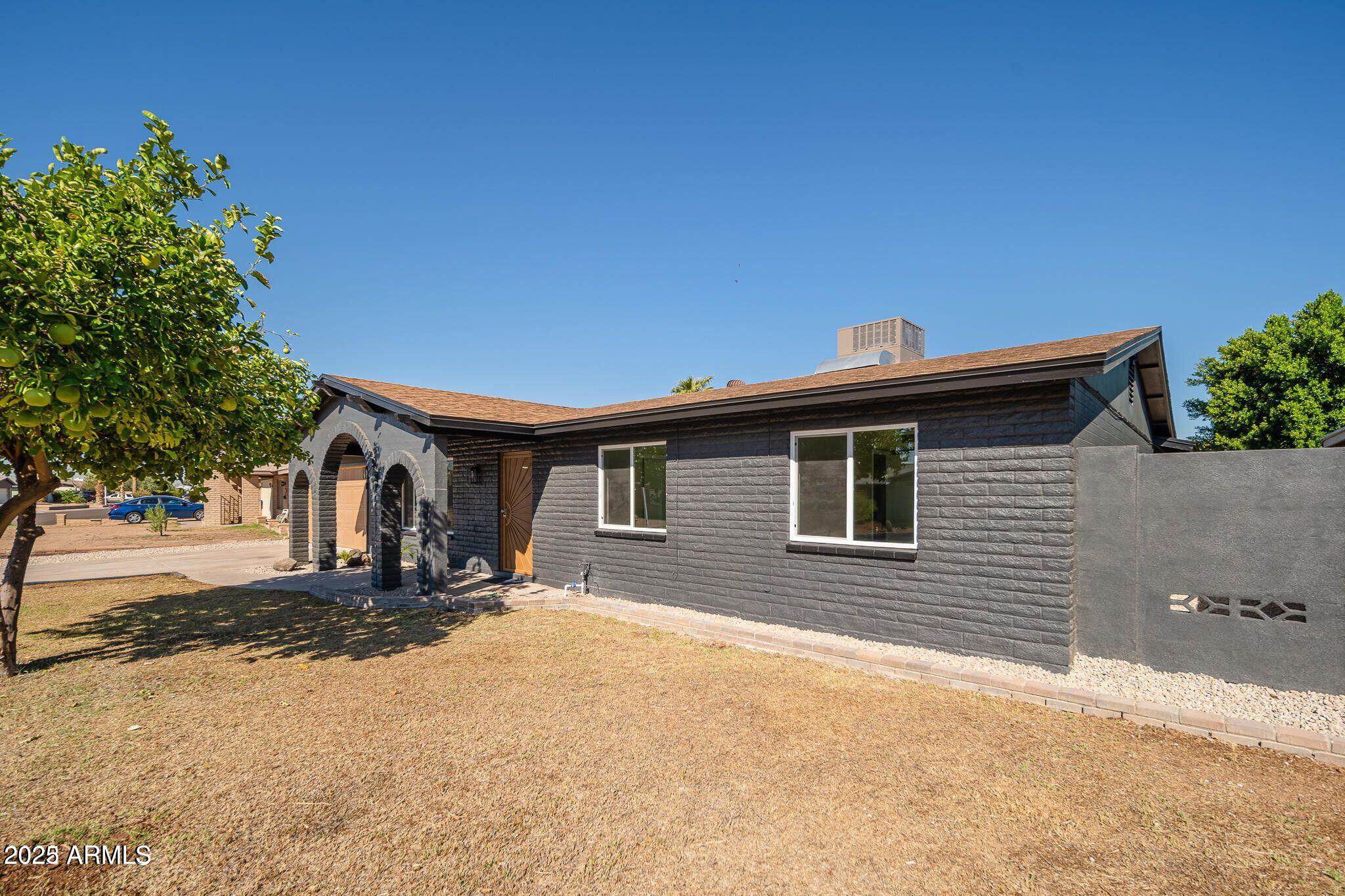 3824 W CAROL Avenue
