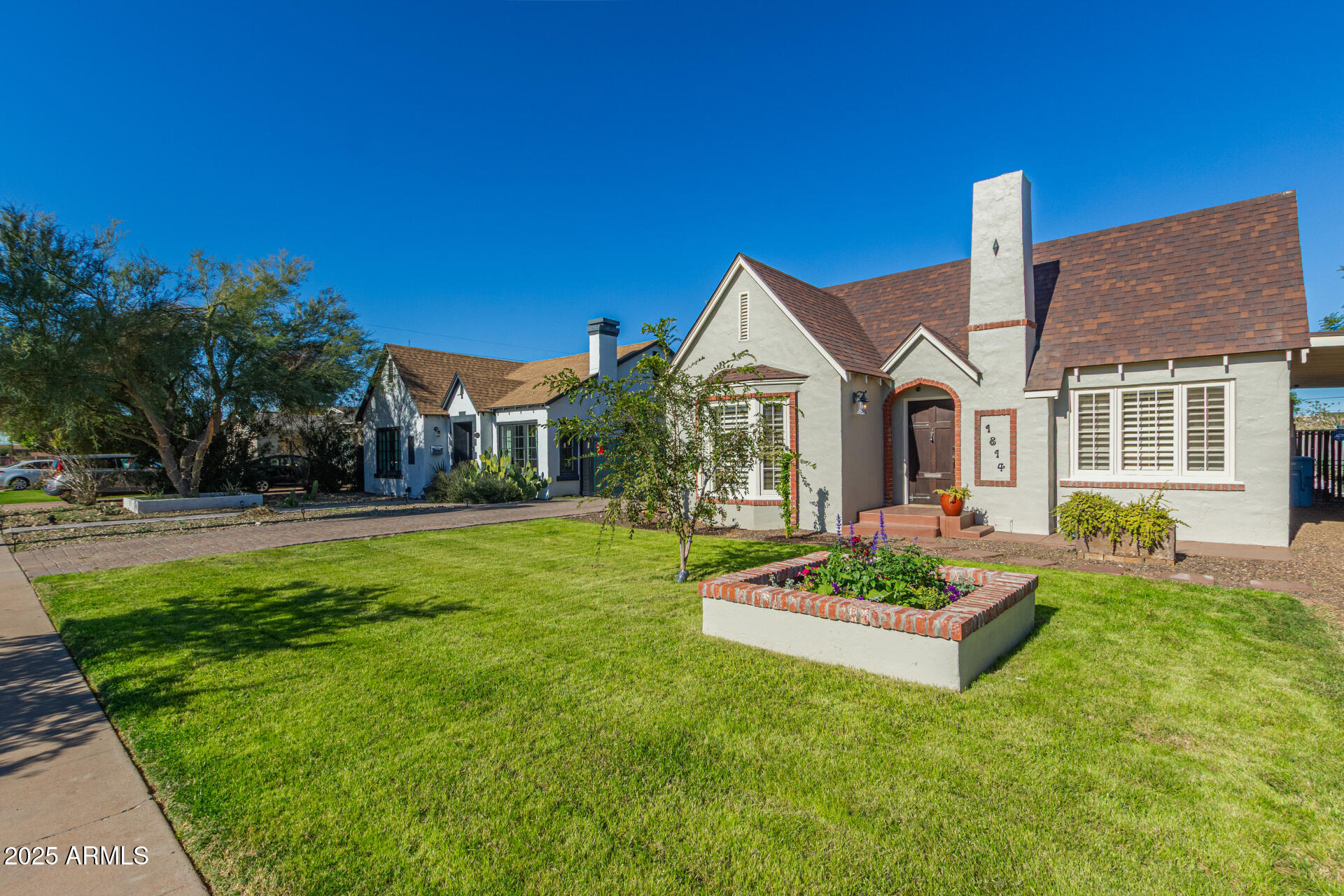 1814 E WILLETTA Street