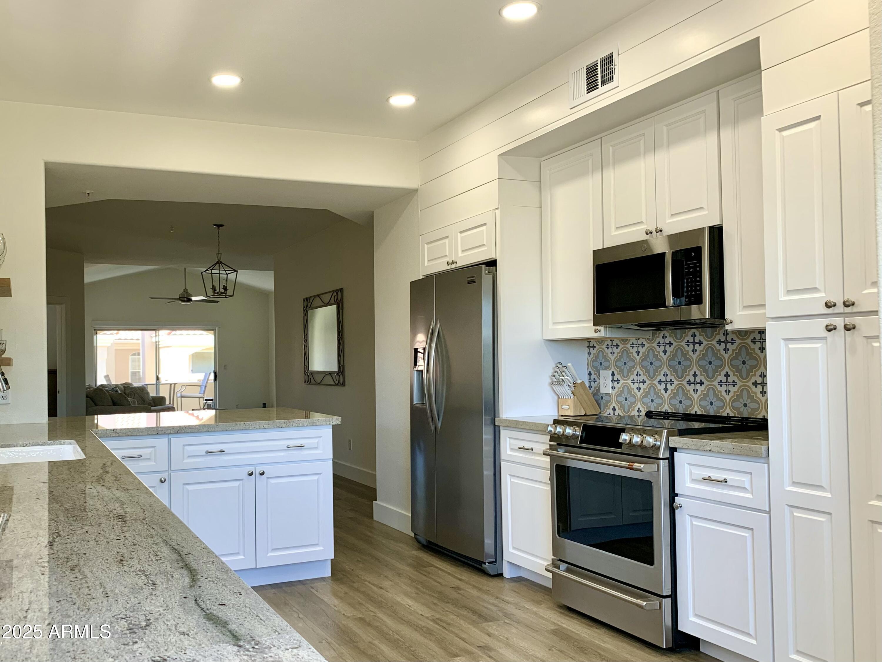 8653 E ROYAL PALM Road 2010