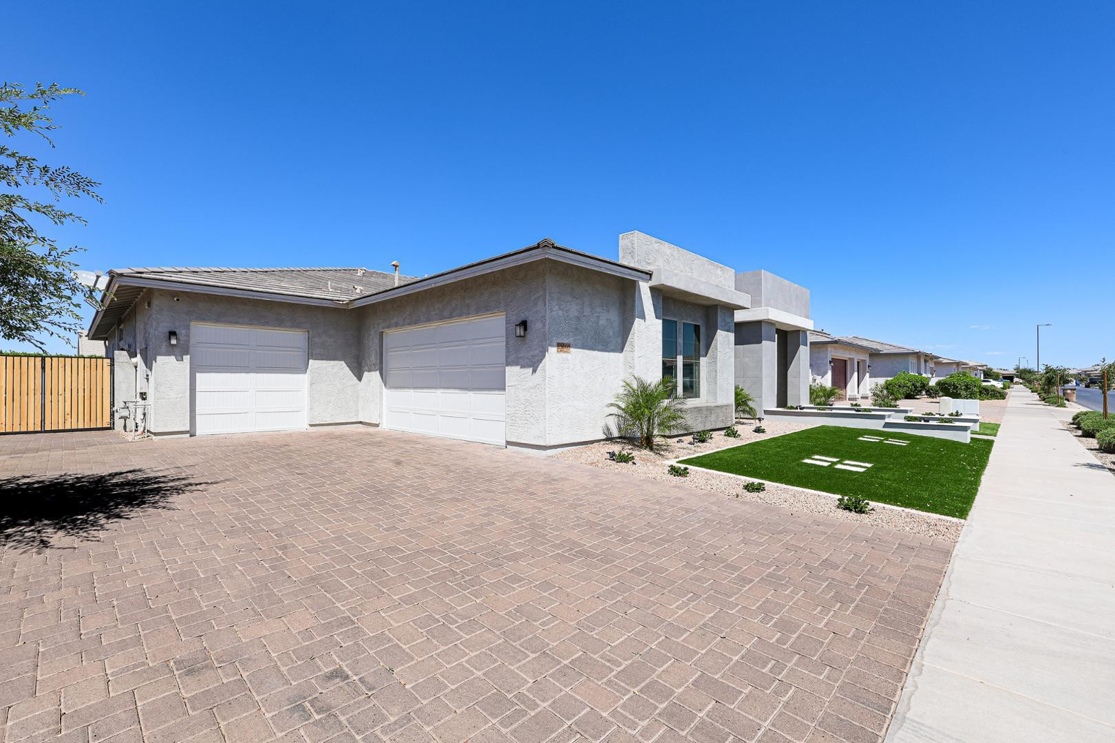 23060 E Sonoqui Boulevard