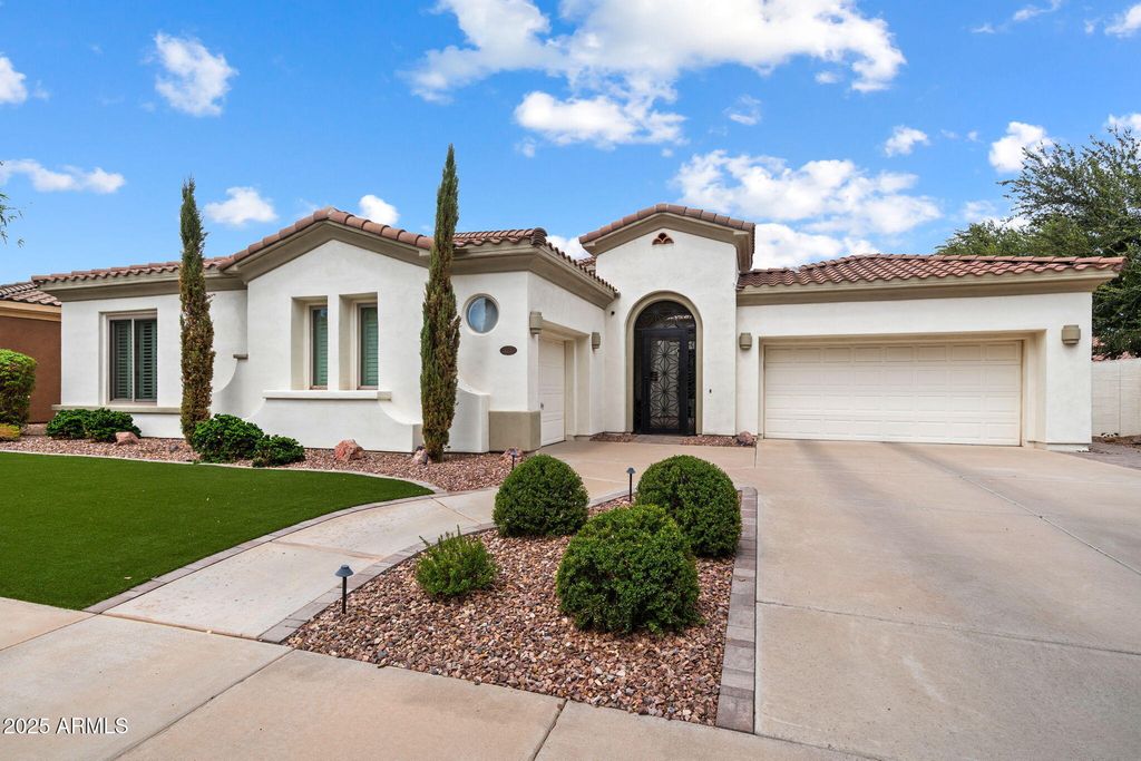 Photo of 4636 E Carriage Court, Gilbert, AZ 85297 (MLS # 6926220)