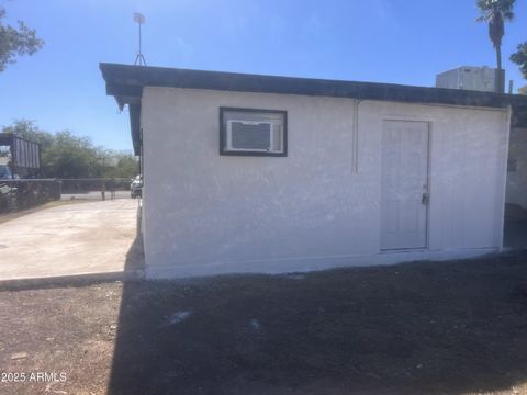 A home in Eloy